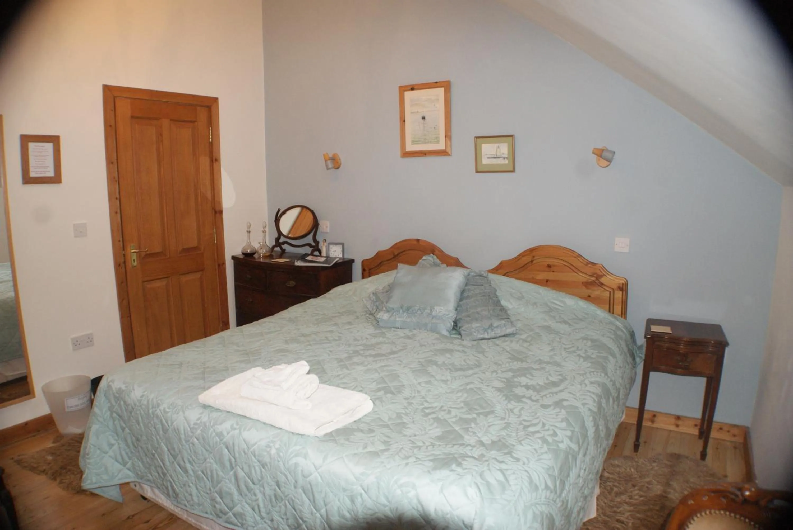 Bedroom, Bed in Knockaloe Beg Farm