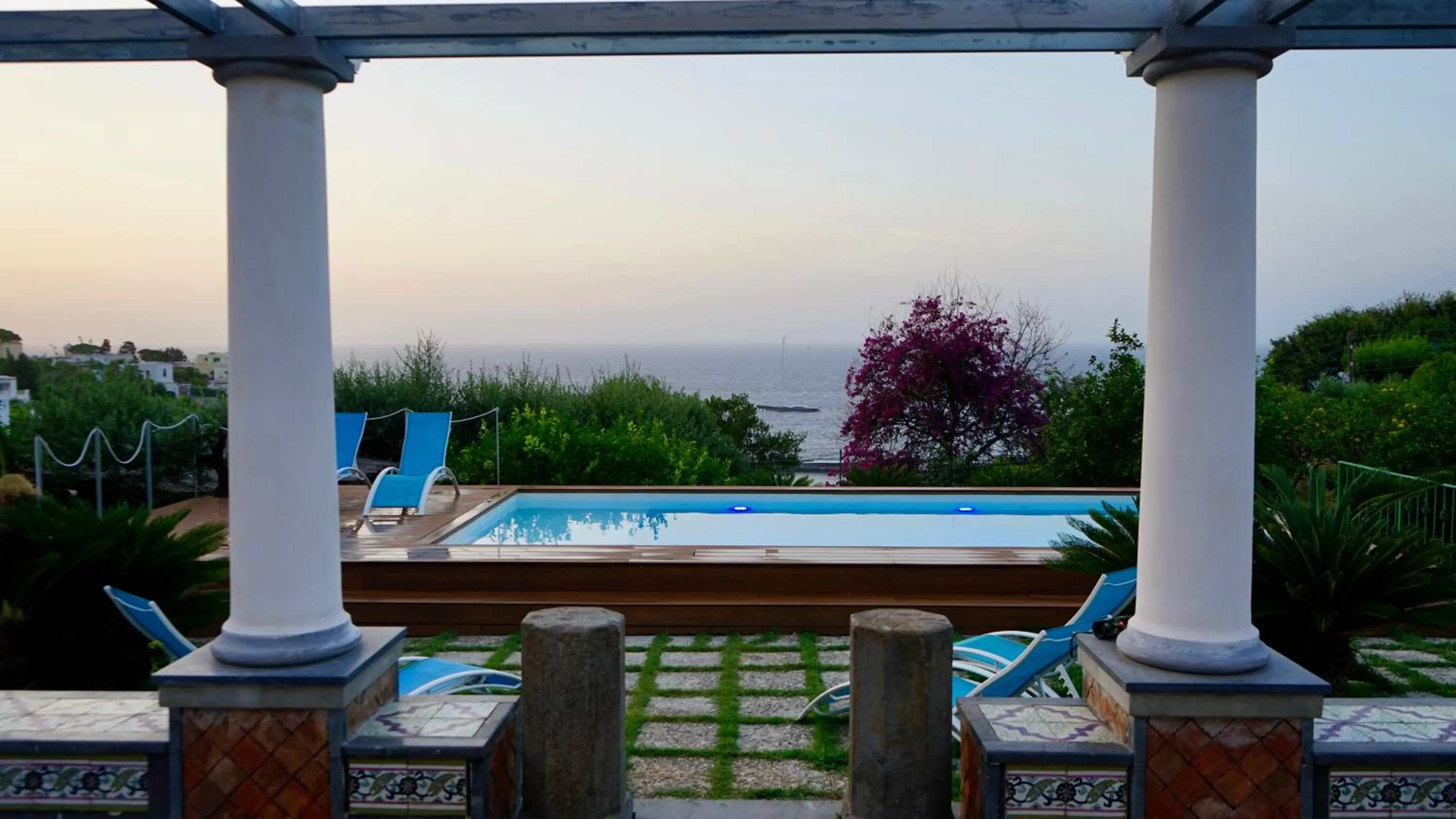 Pool view in Villa Amalu Capri Piscina e Giardino