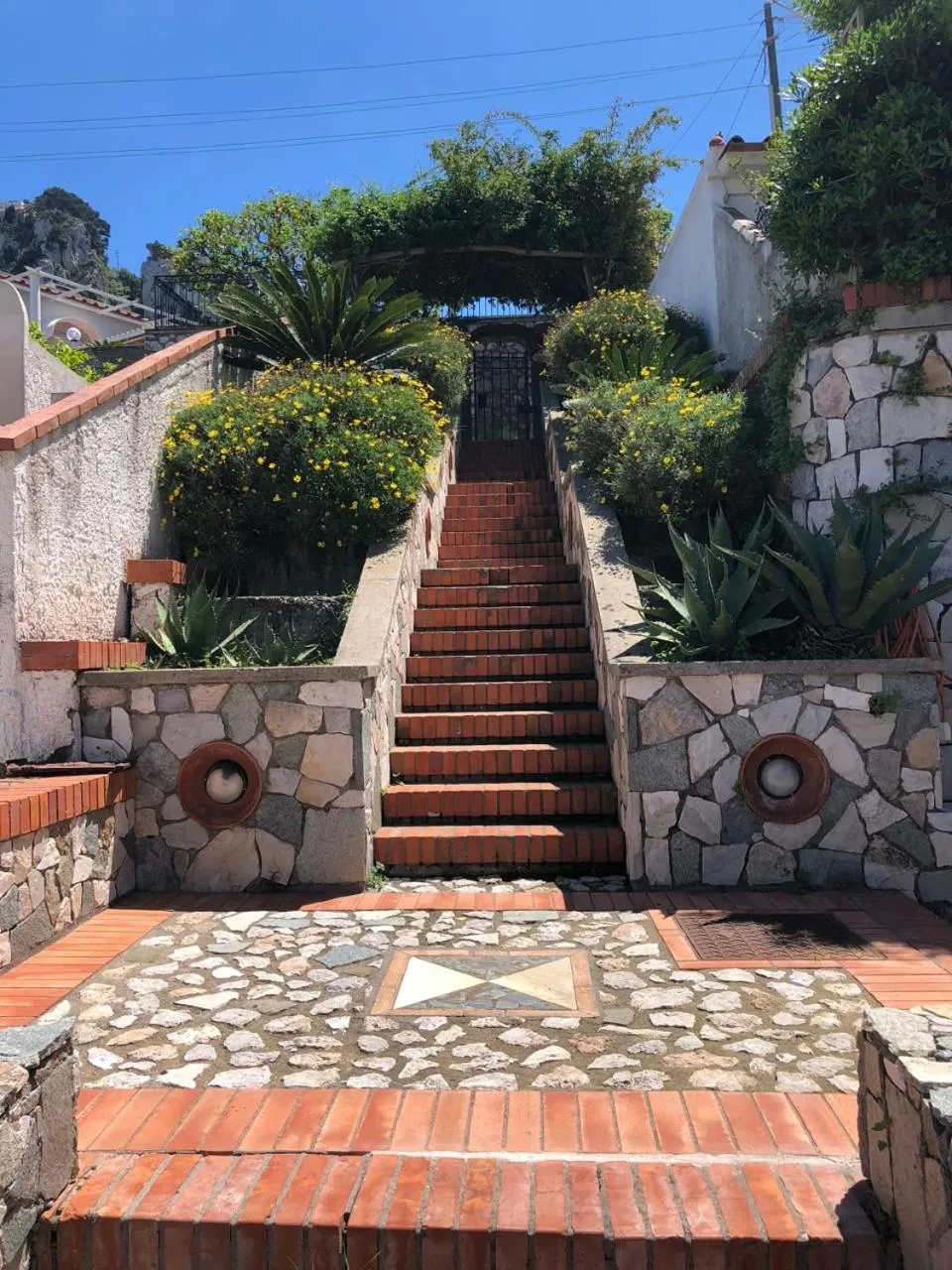 Facade/entrance in Villa Amalu Capri Piscina e Giardino