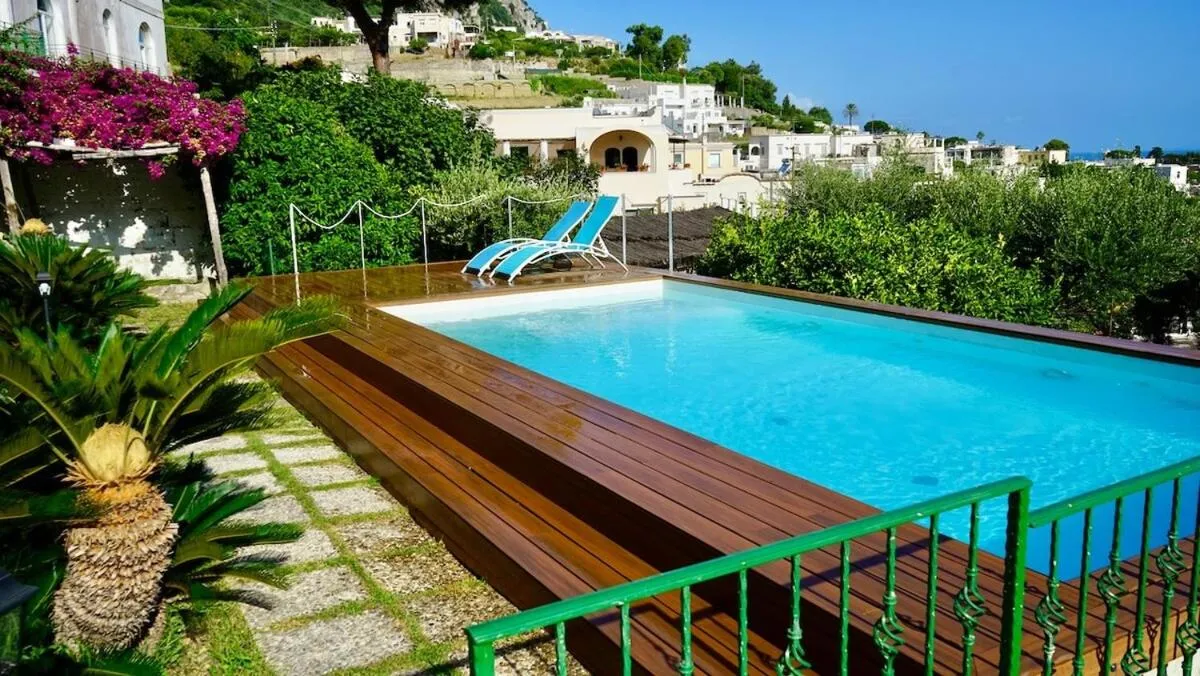 Swimming pool in Villa Amalu Capri Piscina e Giardino