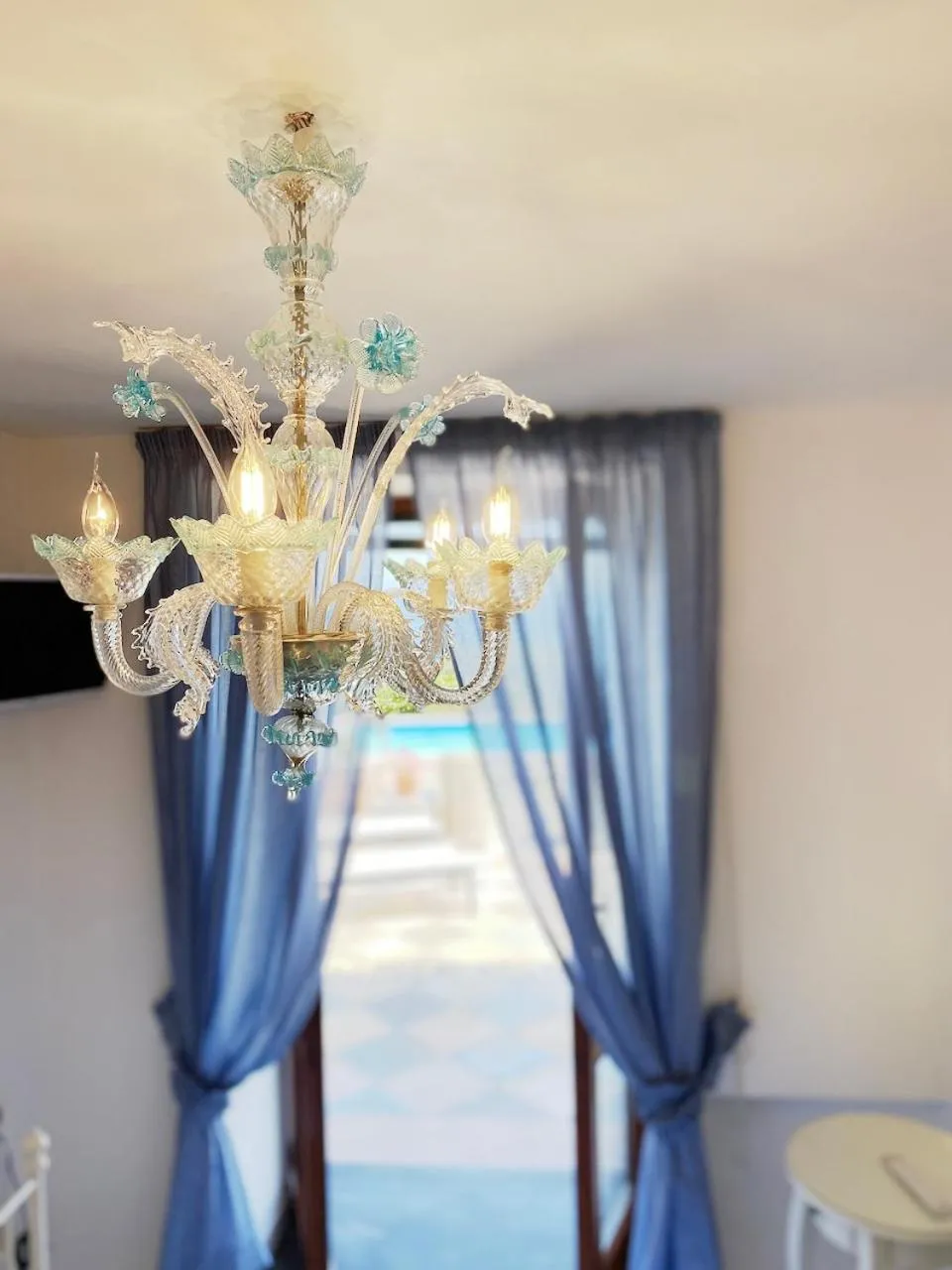 Photo of the whole room, Bed in Villa Amalu Capri Piscina e Giardino