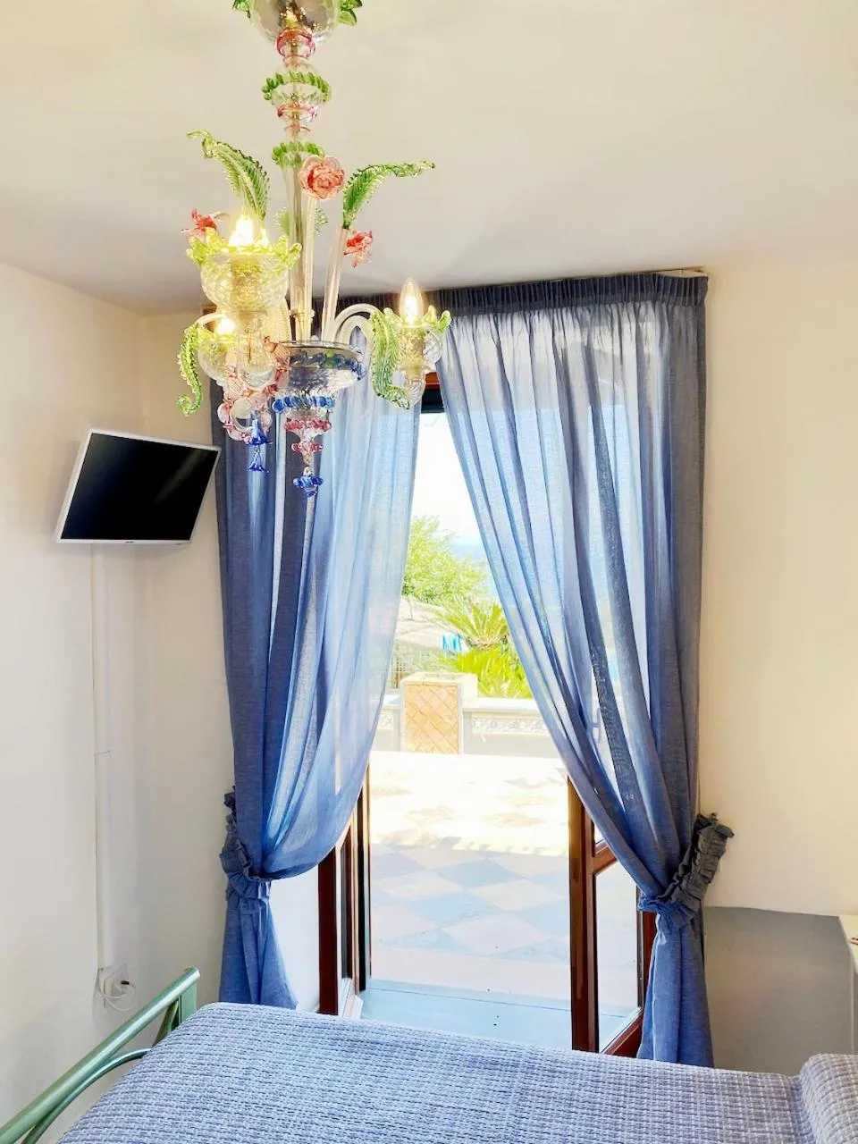 Bedroom, Bed in Villa Amalu Capri Piscina e Giardino