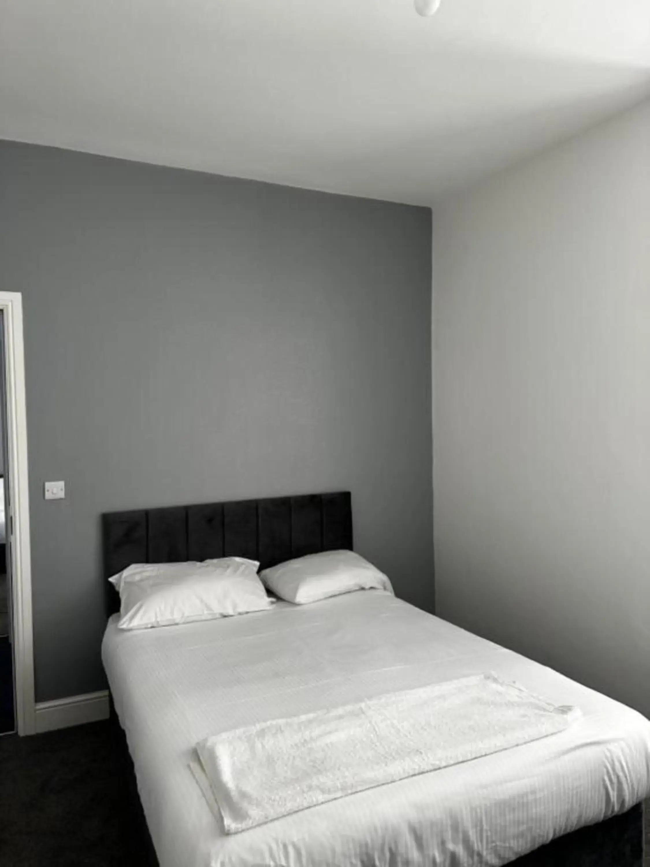 Standard Double Room with Shared Bathroom in OYO Cheetham Hill Guest House Standard Double Room with Shared Bathroom in OYO Cheetham Hill Guest House