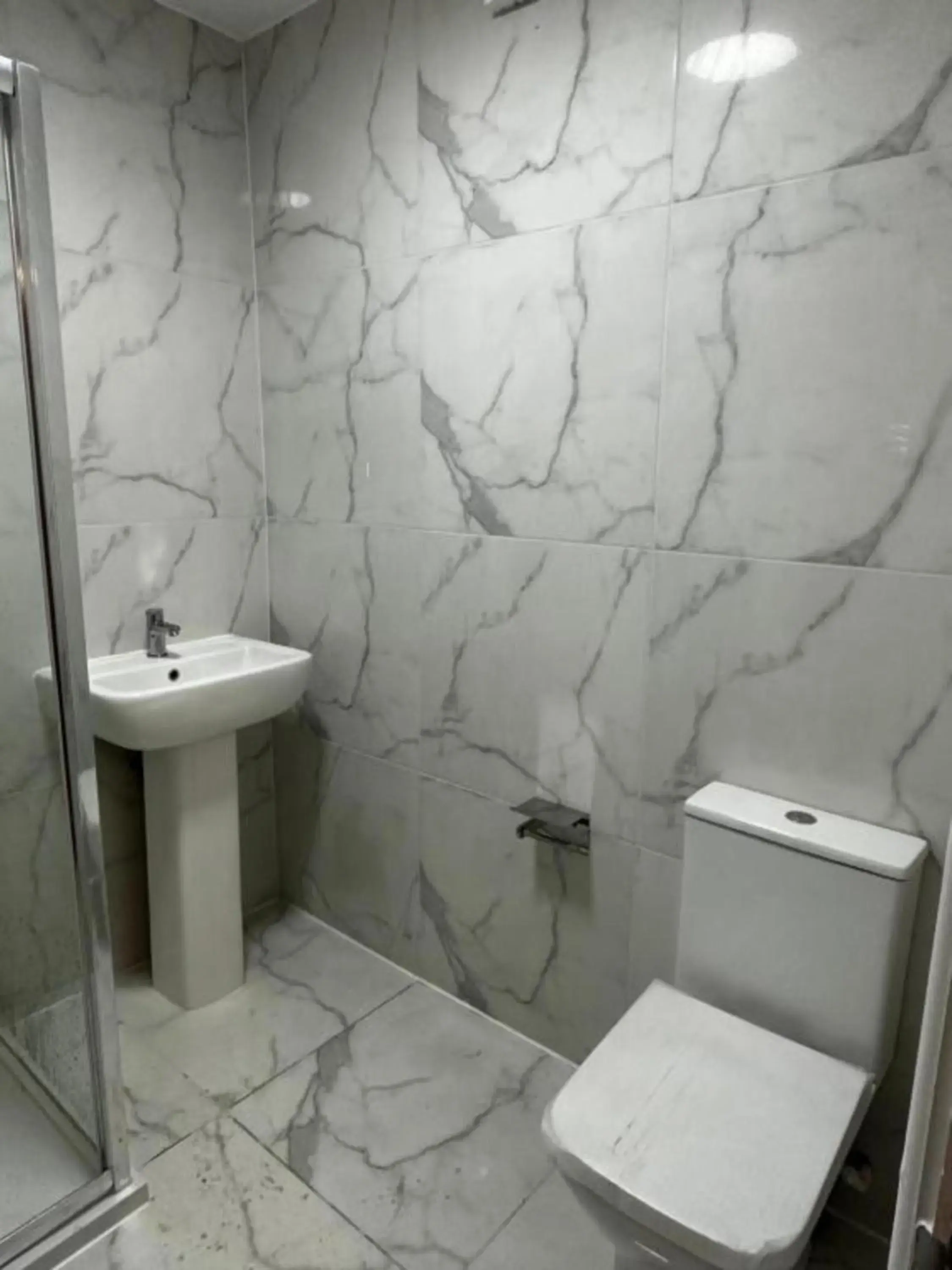 Bathroom in OYO Cheetham Hill Guest House Bathroom in OYO Cheetham Hill Guest House