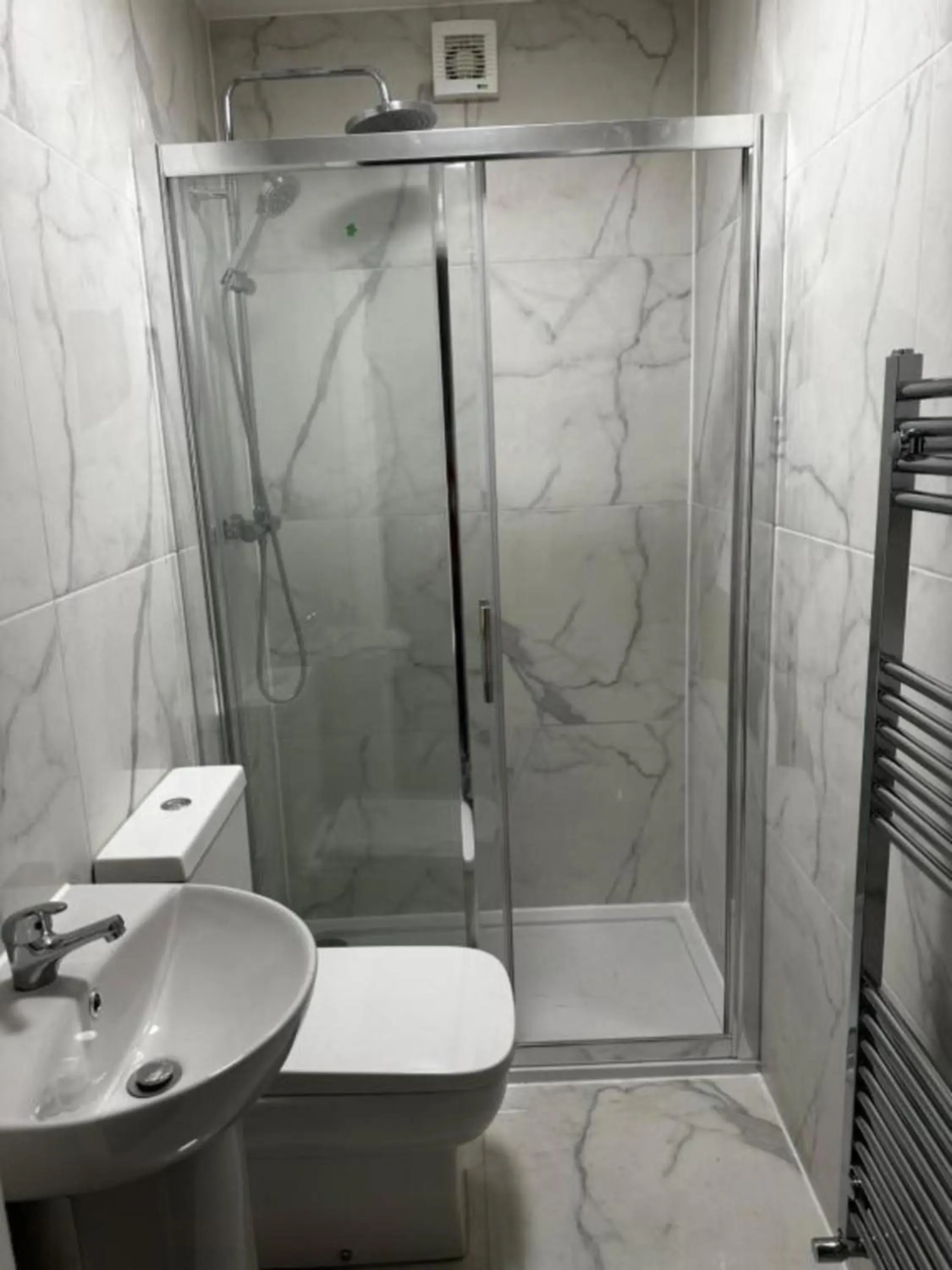 Bathroom in OYO Cheetham Hill Guest House Bathroom in OYO Cheetham Hill Guest House