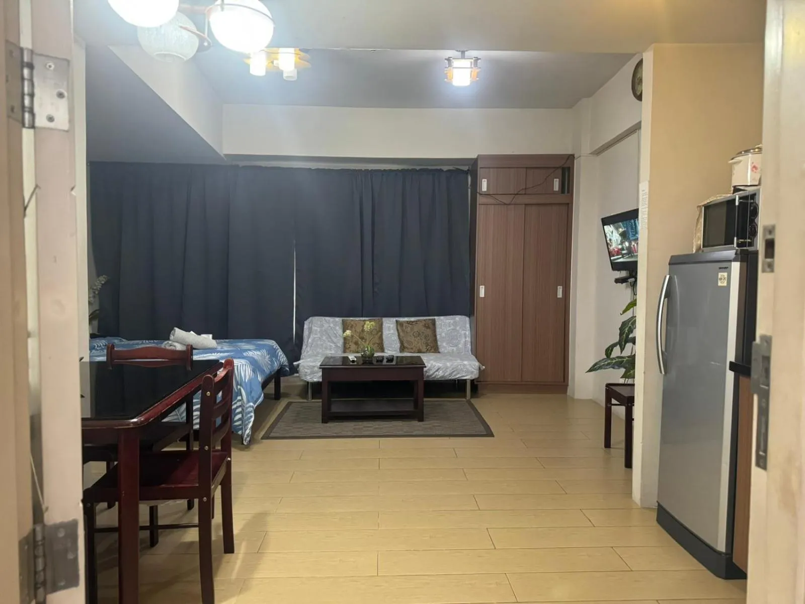 Henry's Newport Deluxe Condotel