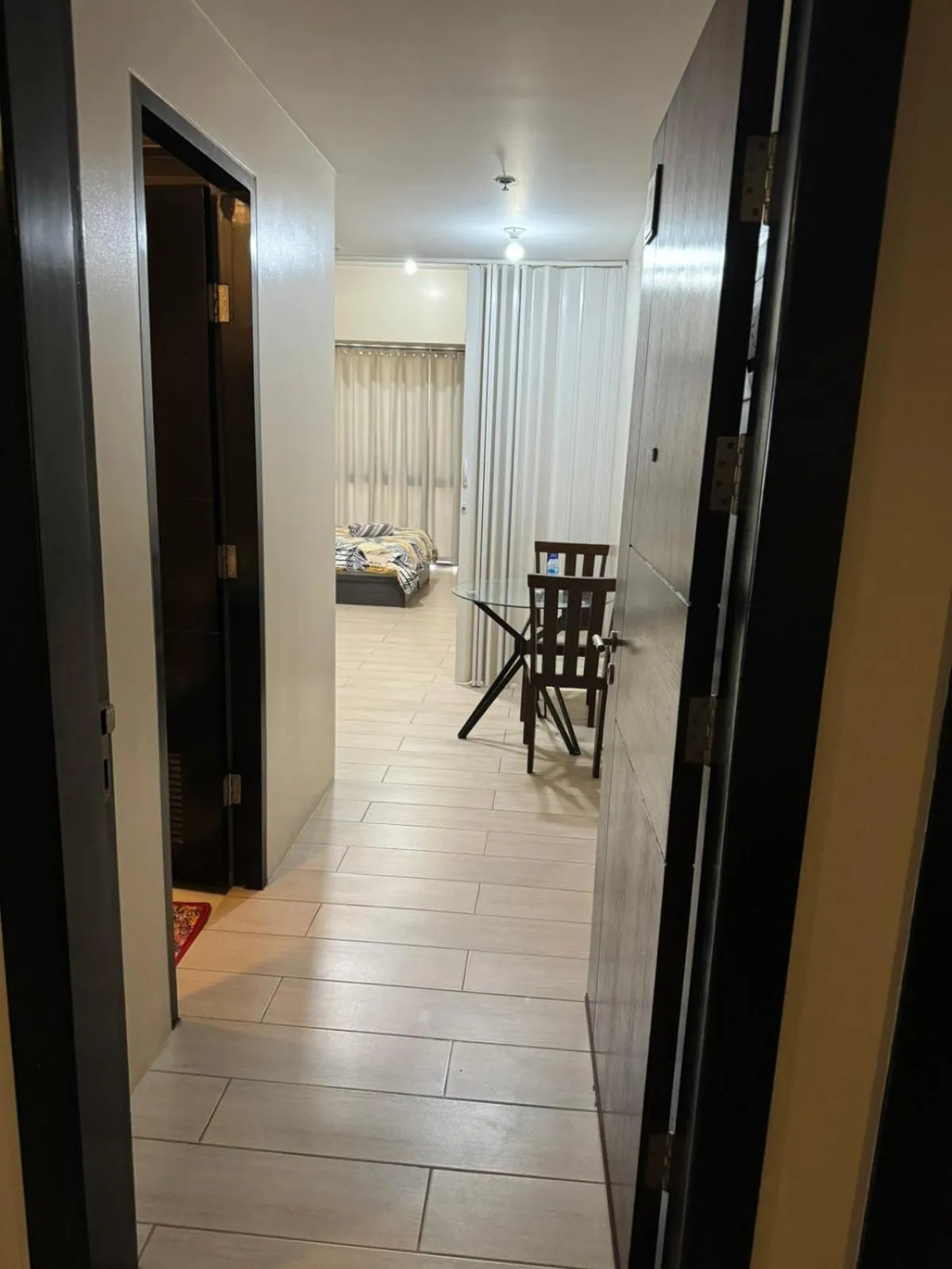 Henry's Newport Deluxe Condotel