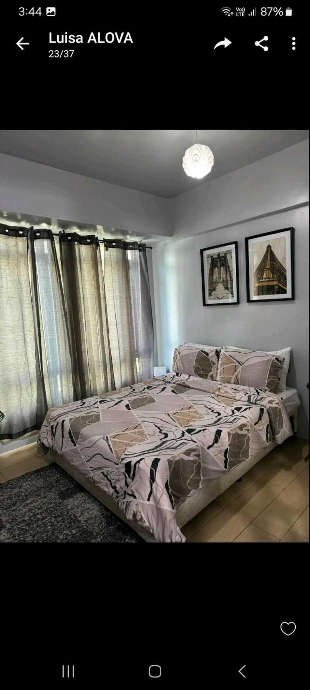 Bed in Henry's Newport Deluxe Condotel