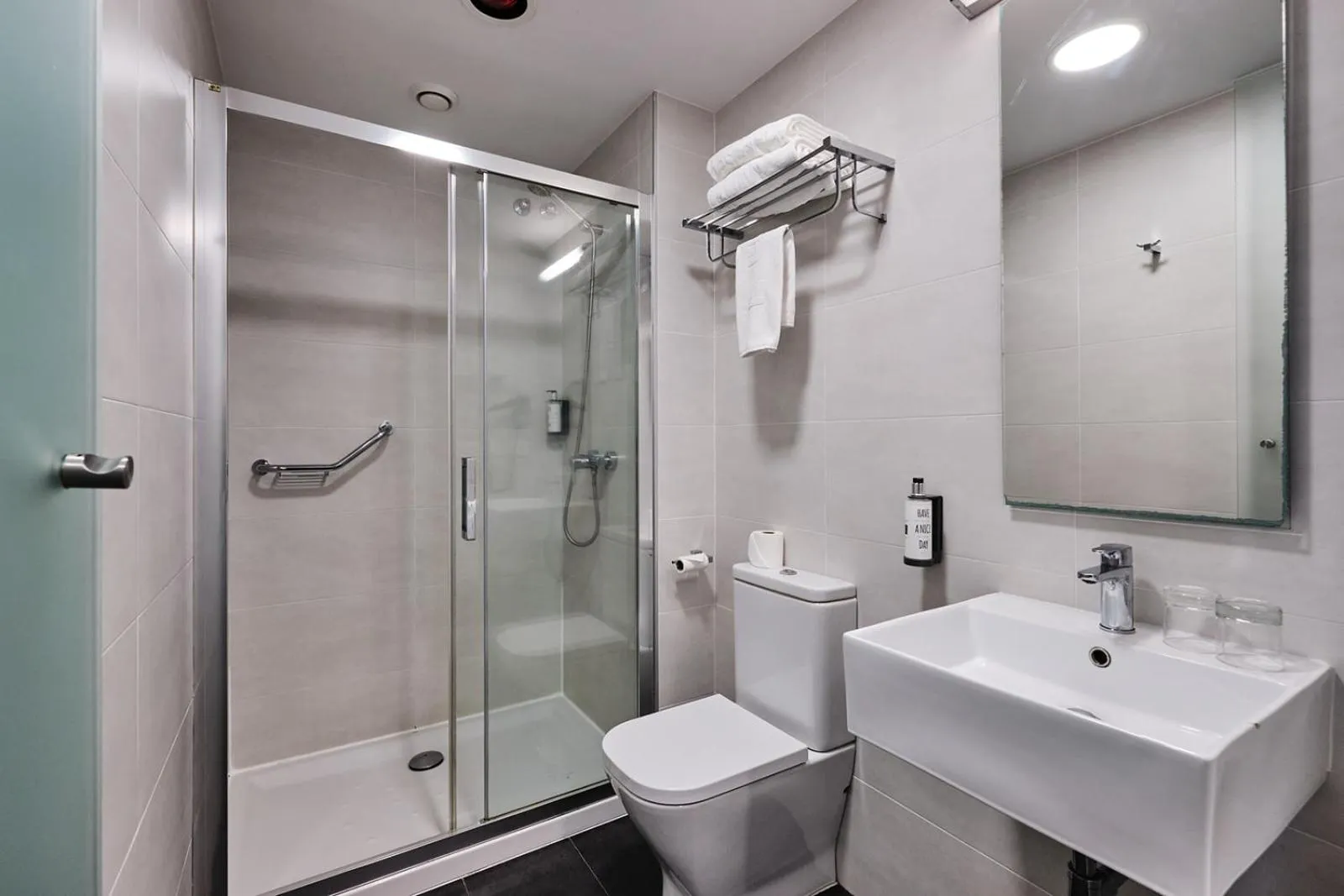 Bathroom in Hotel Lux Santiago