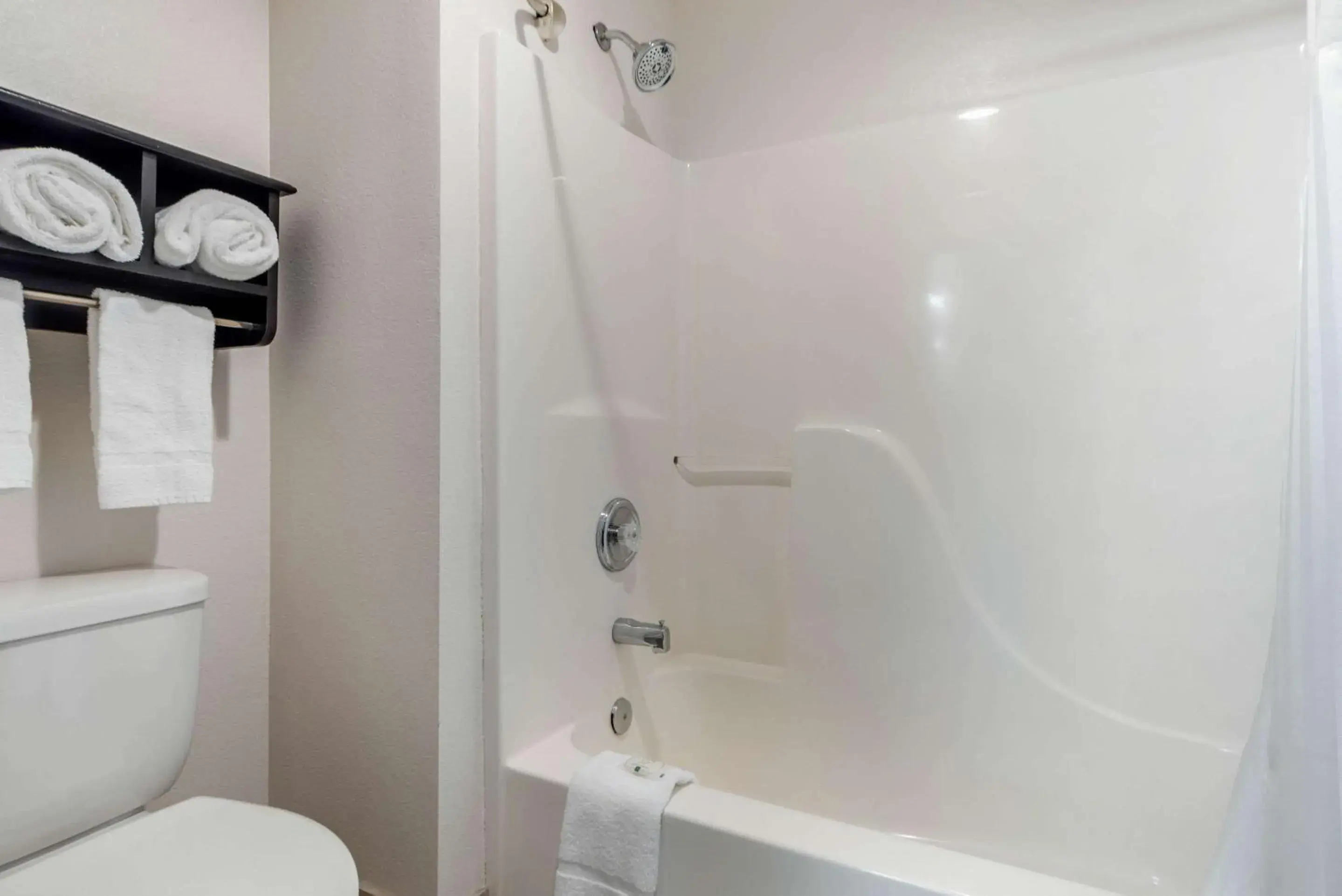 Bedroom in Quality Inn & Suites Bedroom in Quality Inn & Suites