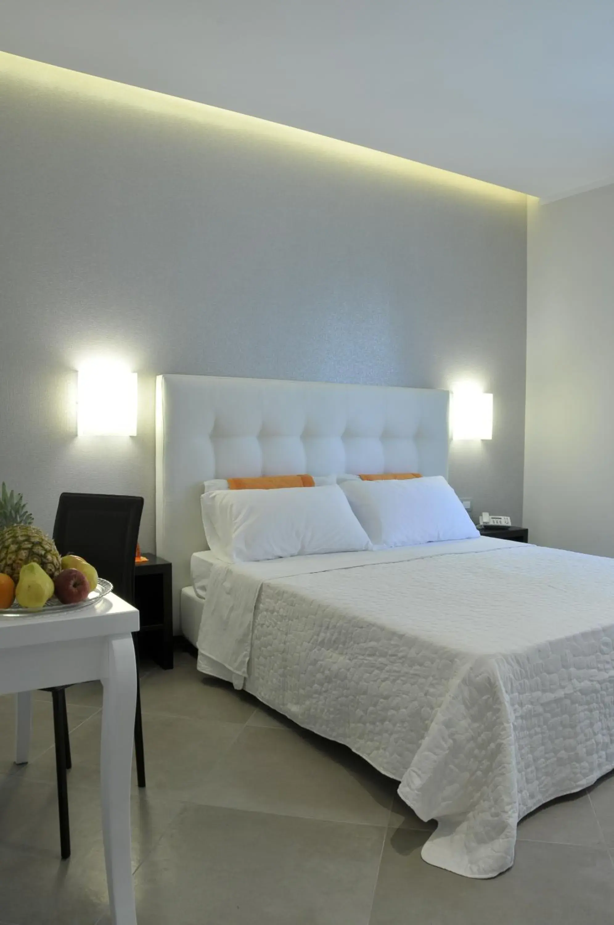 Photo of the whole room, Bed in Gemini Suite Photo of the whole room, Bed in Gemini Suite