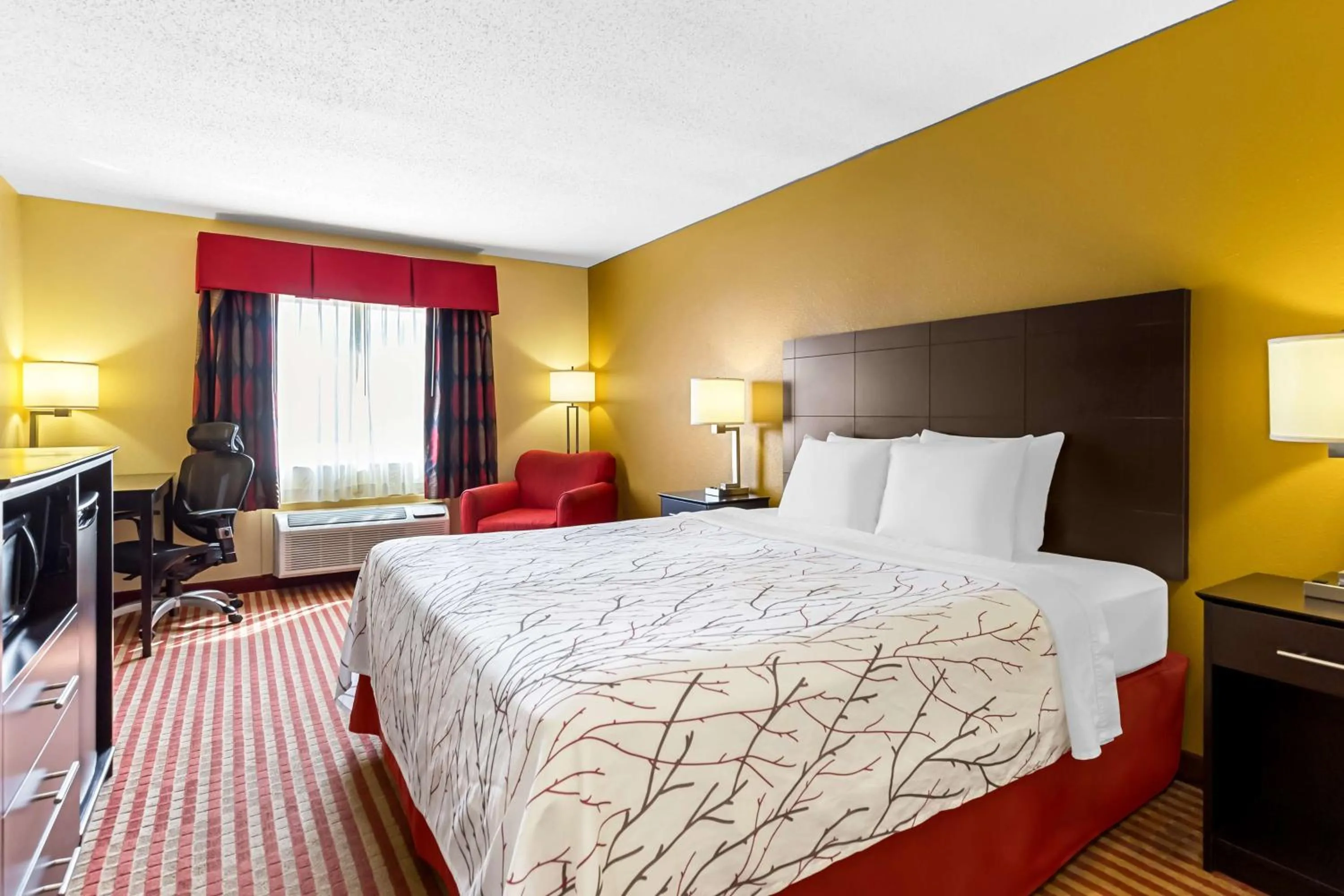 Bedroom, Bed in Best Western Jacksonville Inn