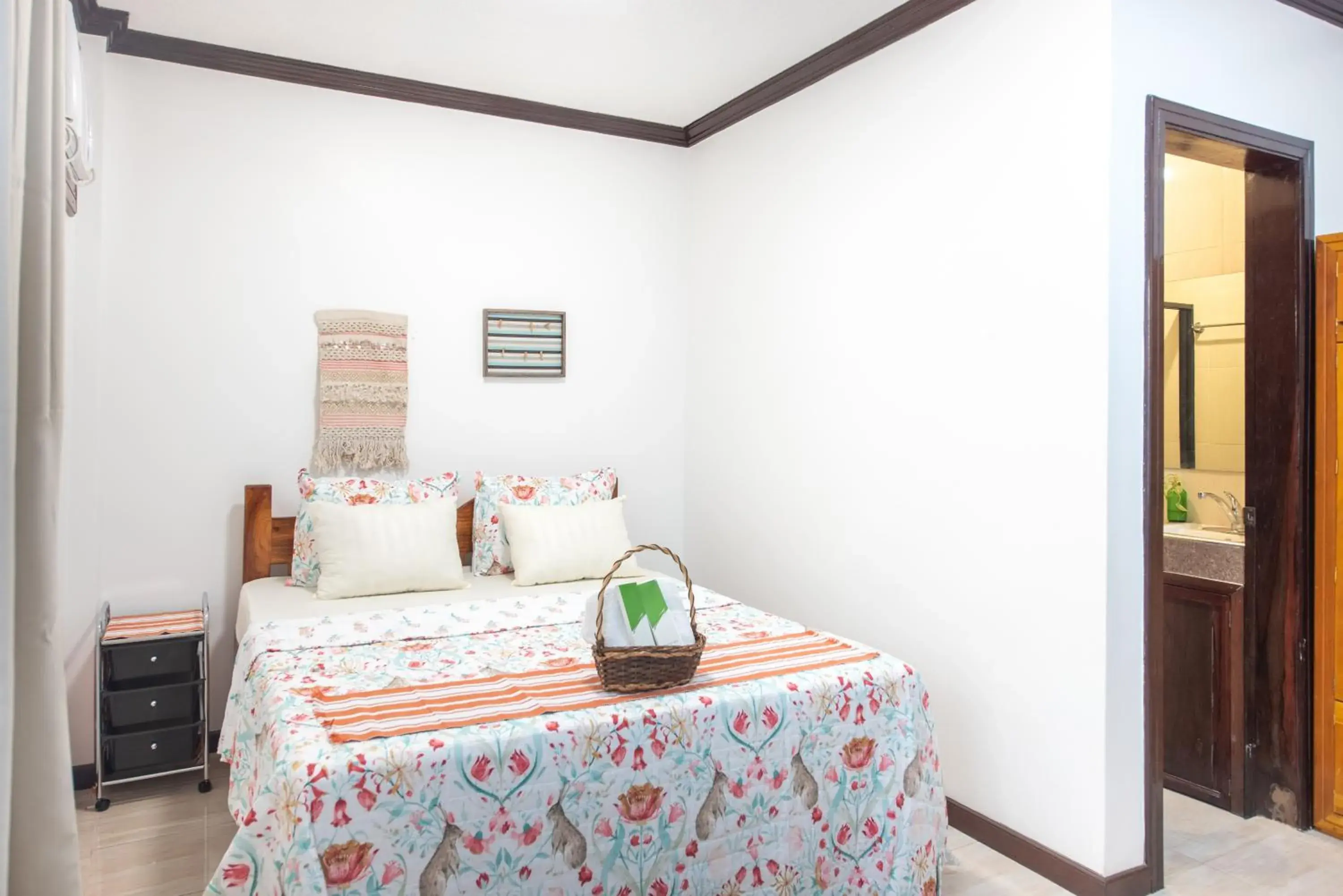 Deluxe Queen Room in Siesta Siargao Deluxe Queen Room in Siesta Siargao