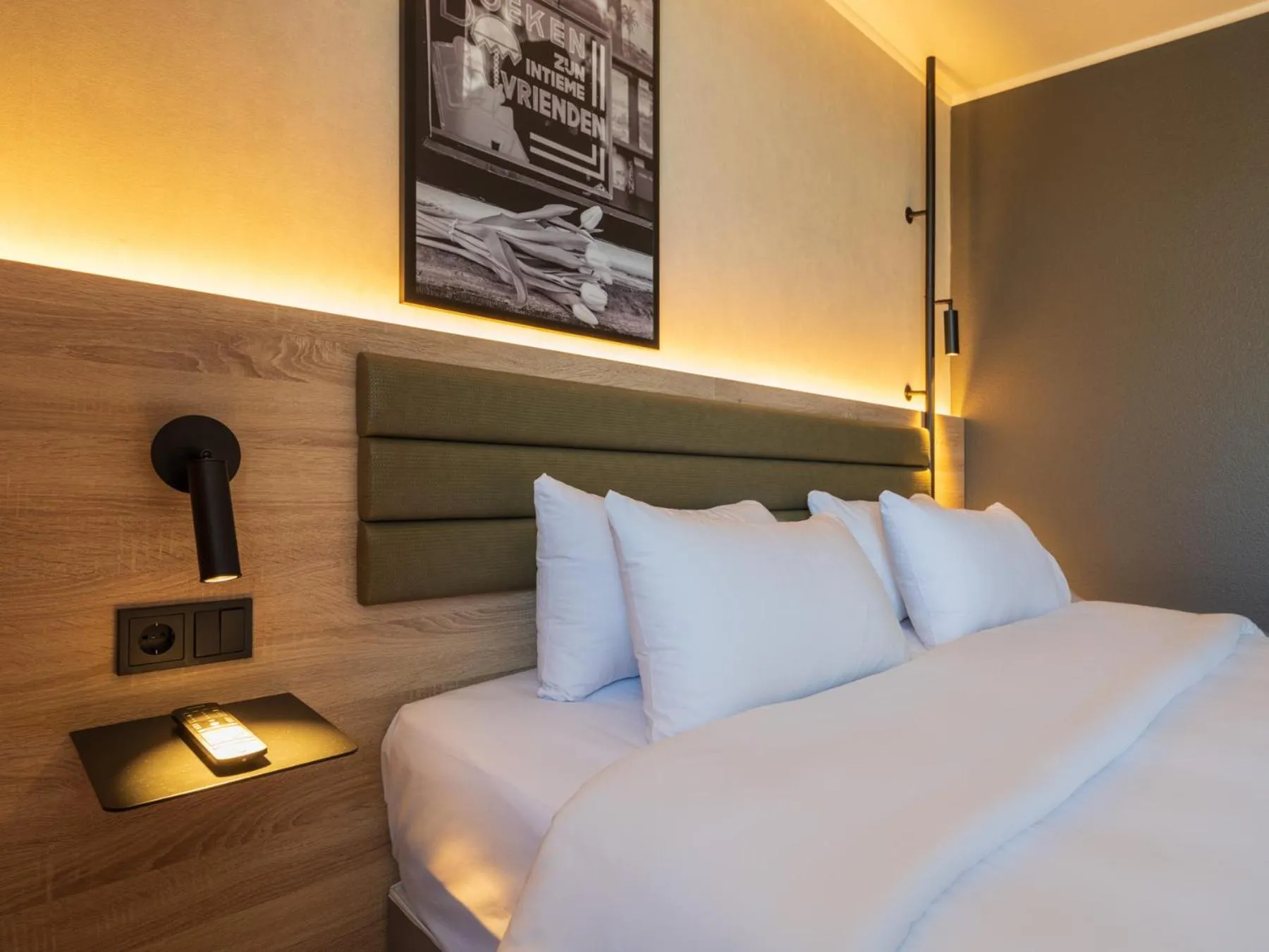 Bed in Campanile Hotel & Restaurant Breda