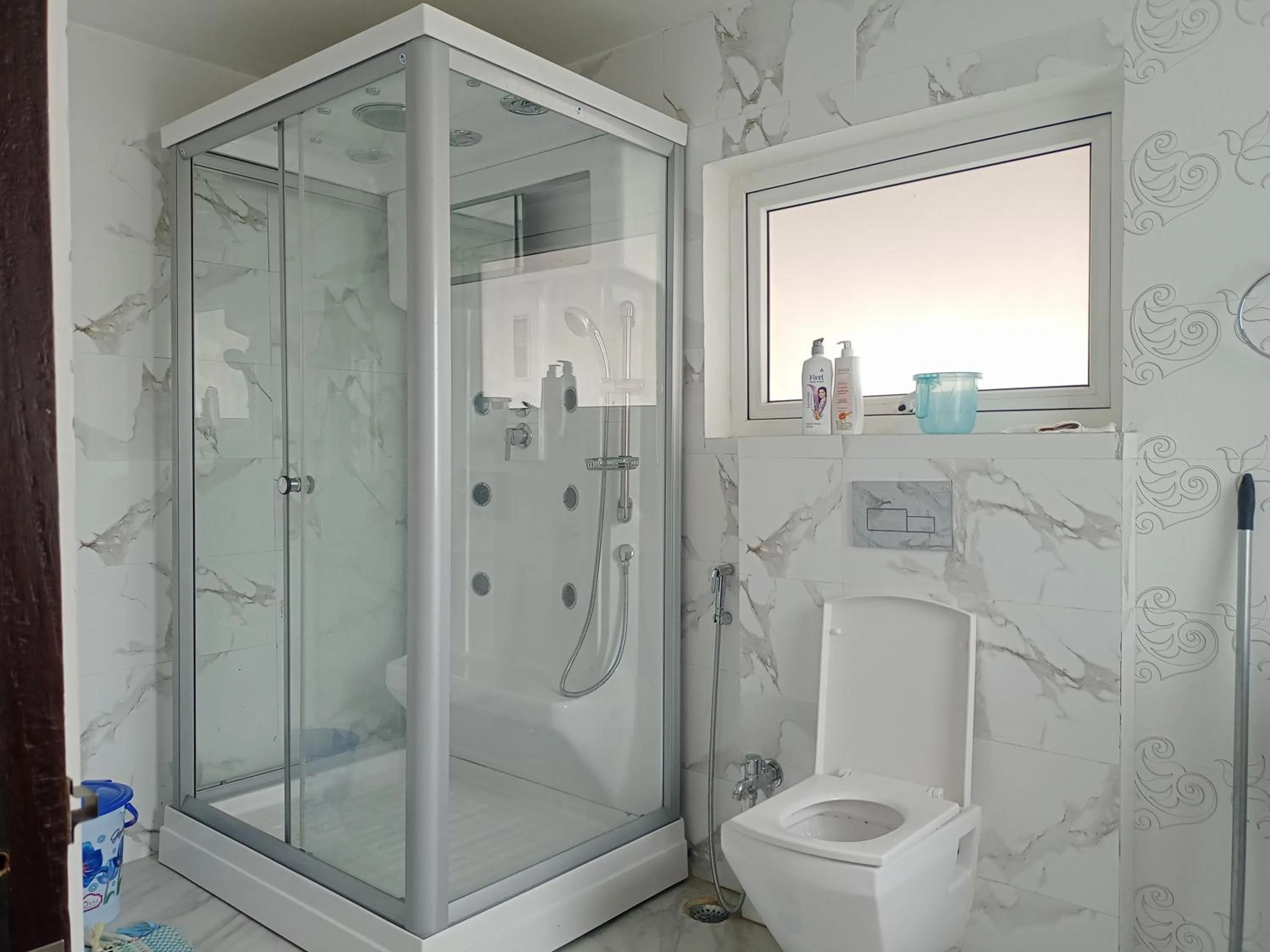 Shower in 7 Sisters Homestay