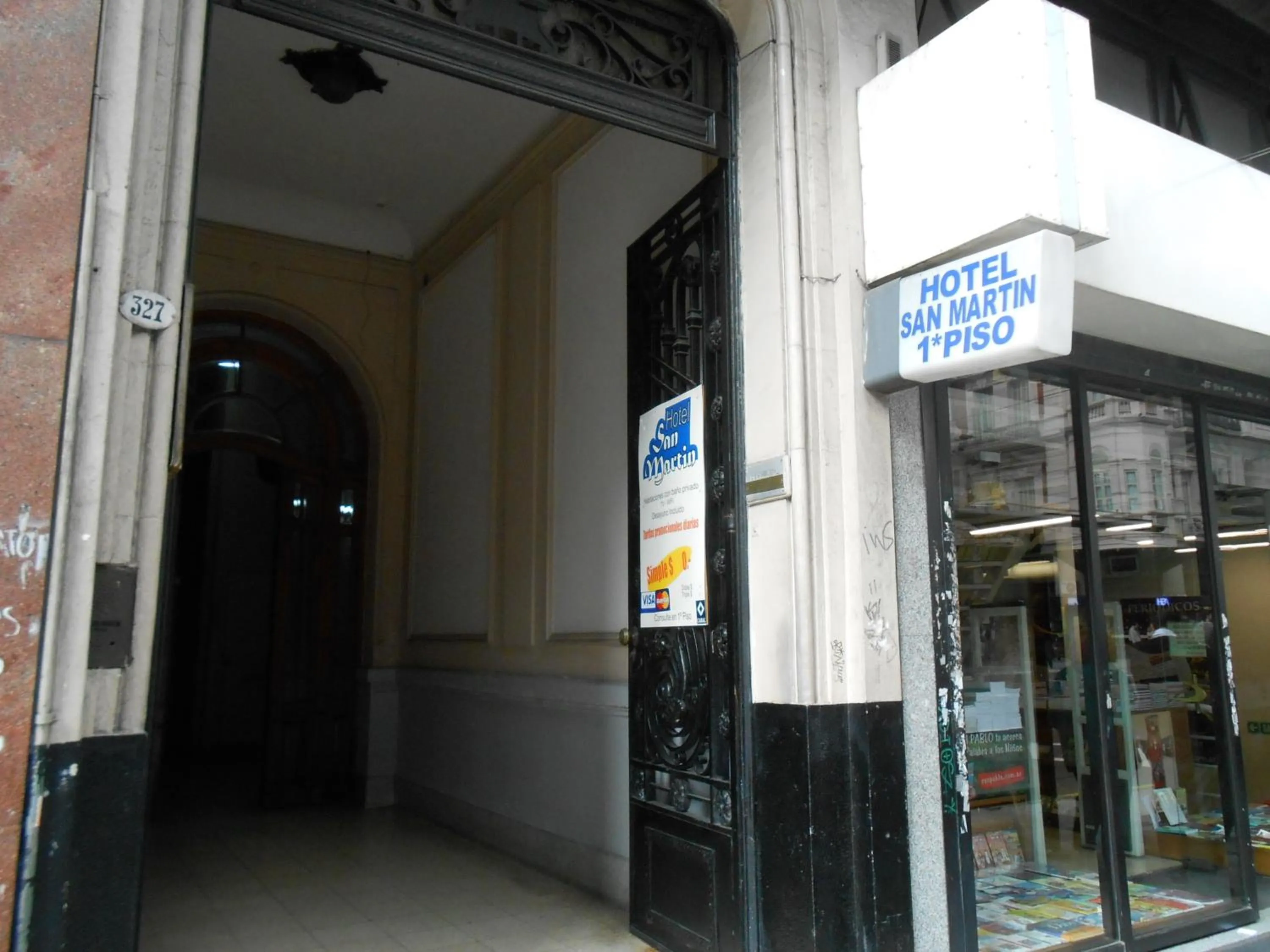 Facade/entrance in Hotel San Martin