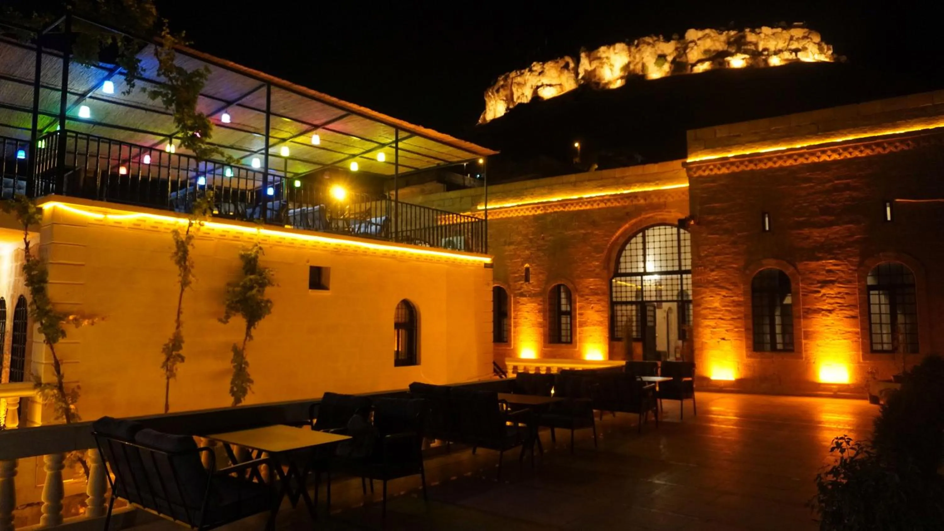 Night in MİRSTONE TARİHİ KONAK