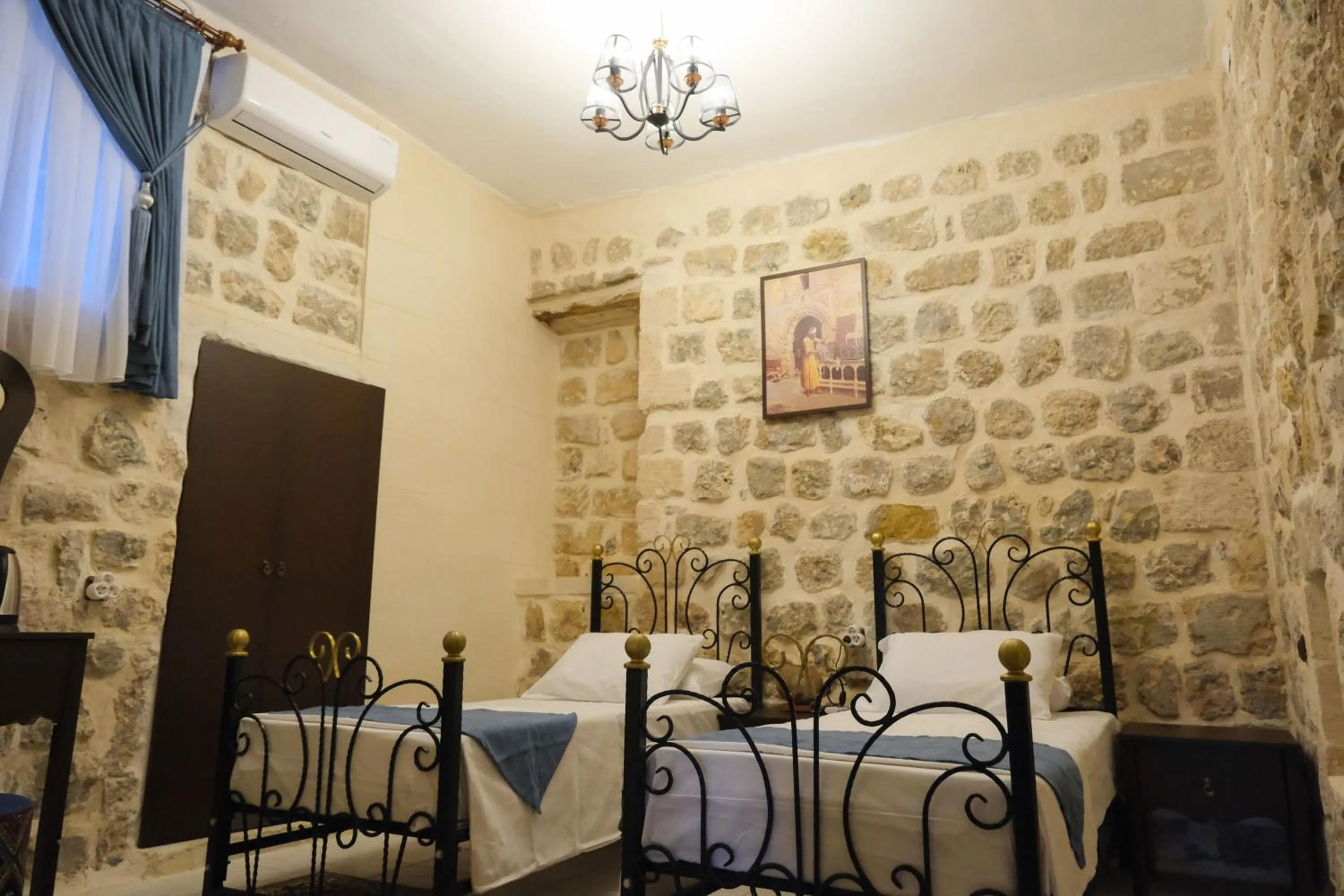 Bed in MİRSTONE TARİHİ KONAK