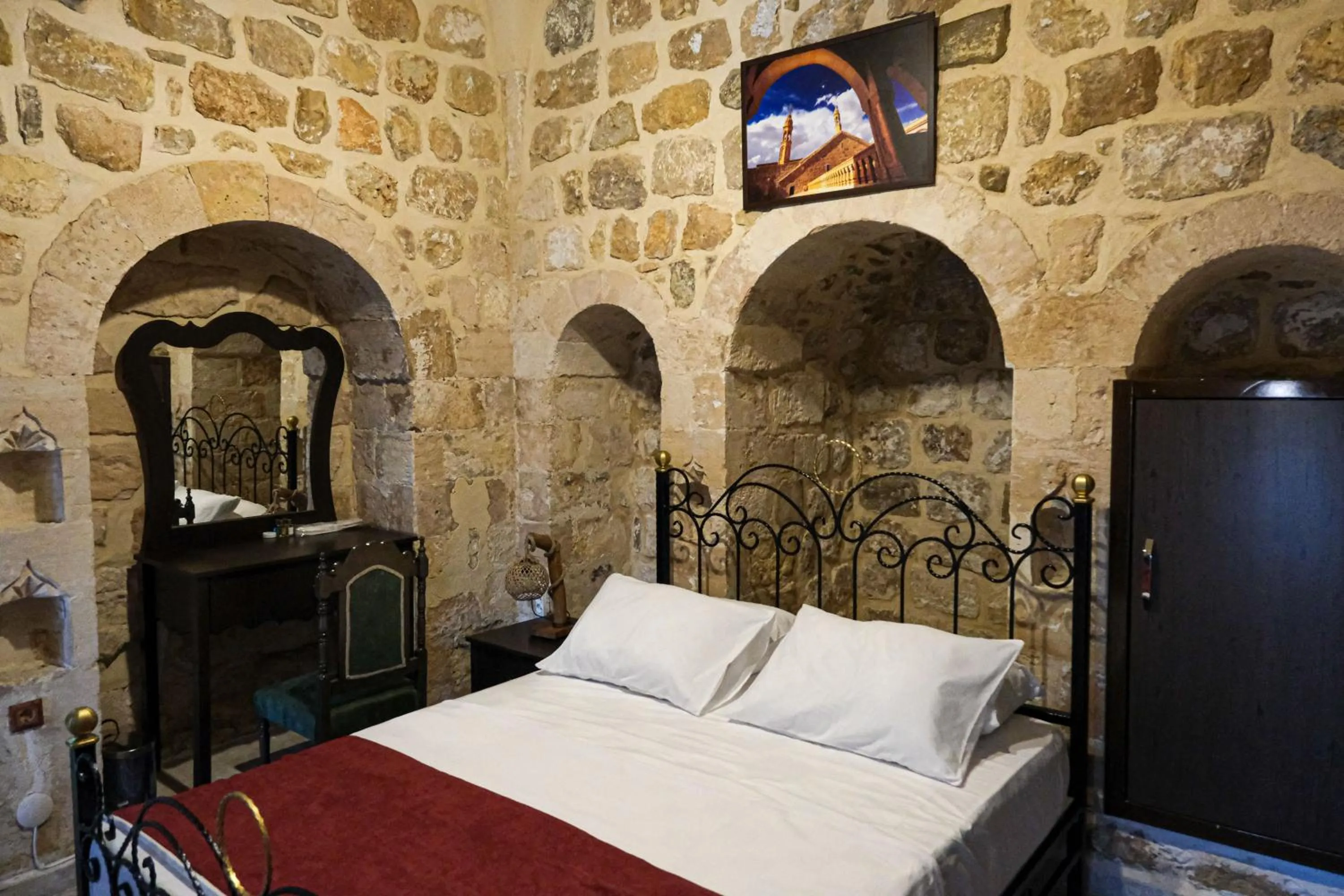 Bed in MİRSTONE TARİHİ KONAK