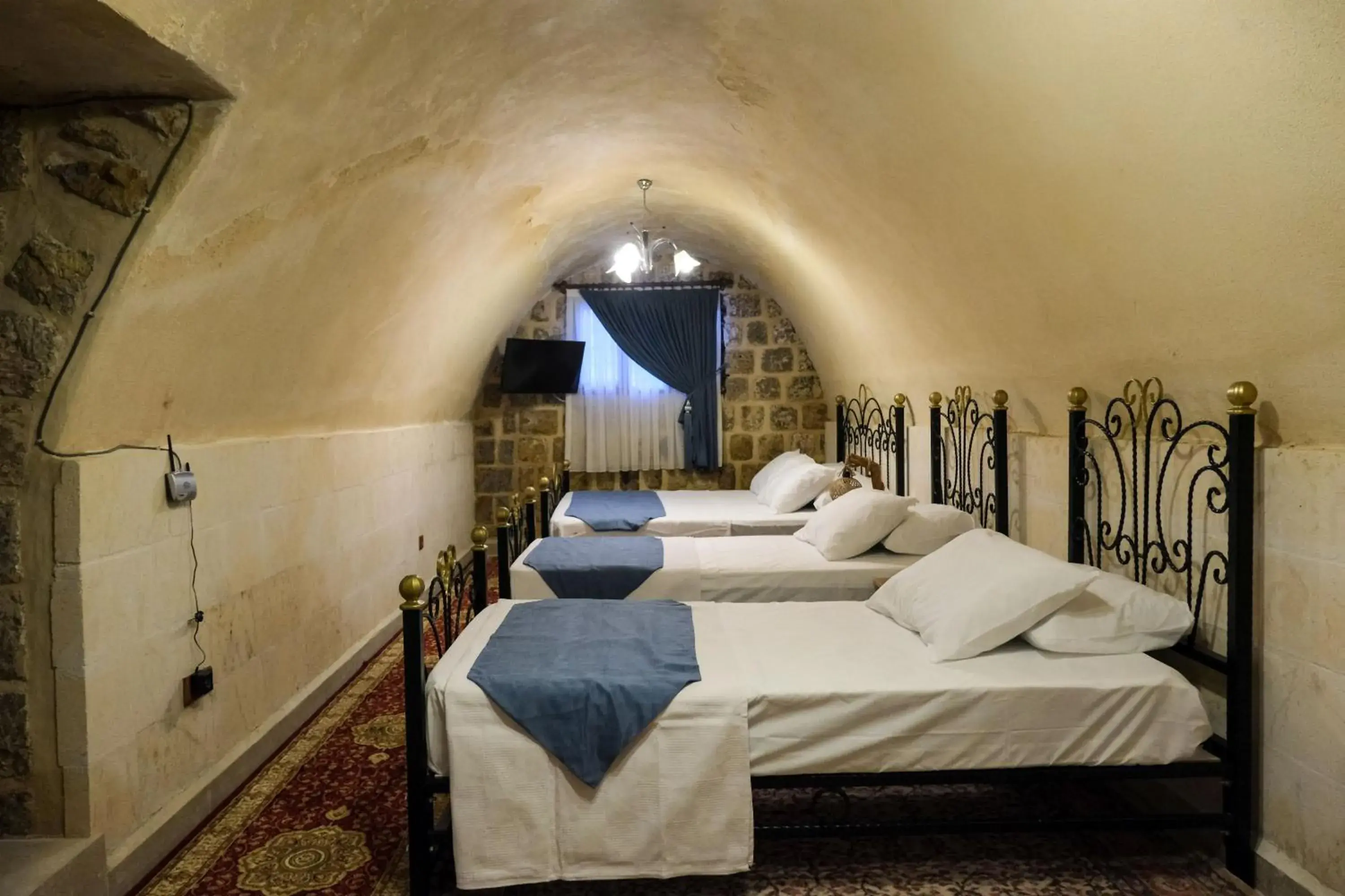 Bed in MİRSTONE TARİHİ KONAK Bed in MİRSTONE TARİHİ KONAK