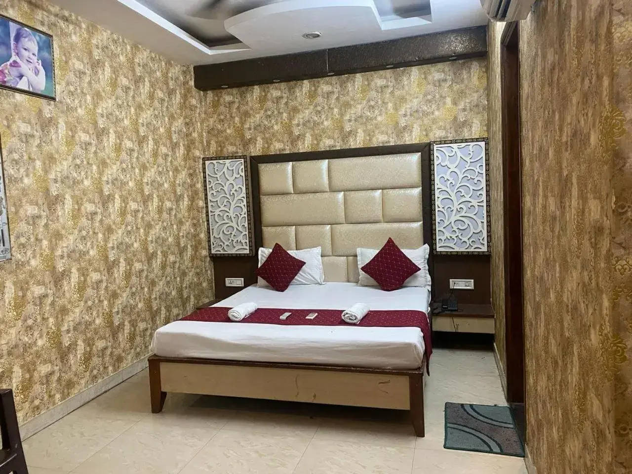 Photo of the whole room, Bed in HOTEL ROBIN Photo of the whole room, Bed in HOTEL ROBIN