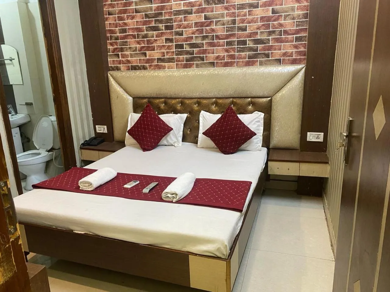 Photo of the whole room, Bed in HOTEL ROBIN