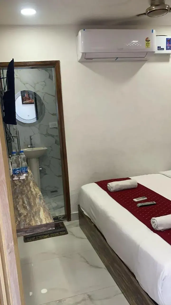 Bed in HOTEL ROBIN Bed in HOTEL ROBIN