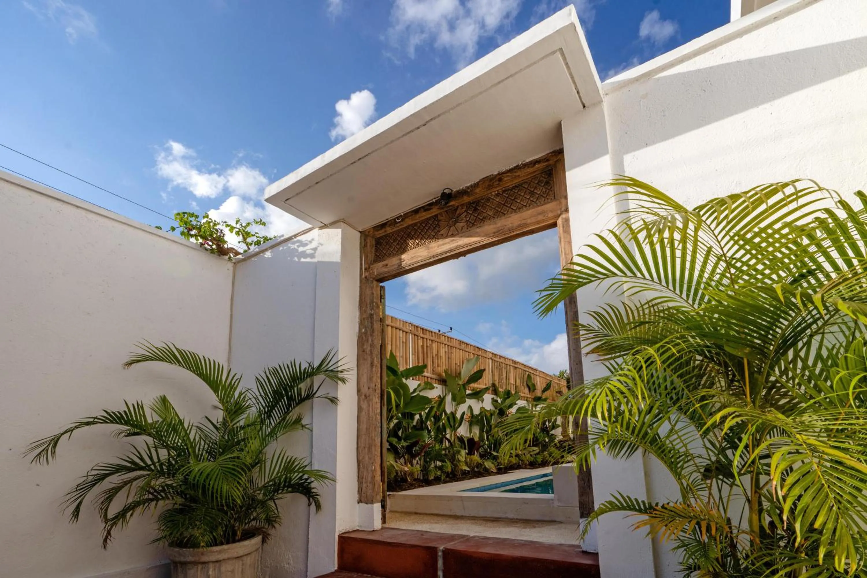 Honu Studio Living