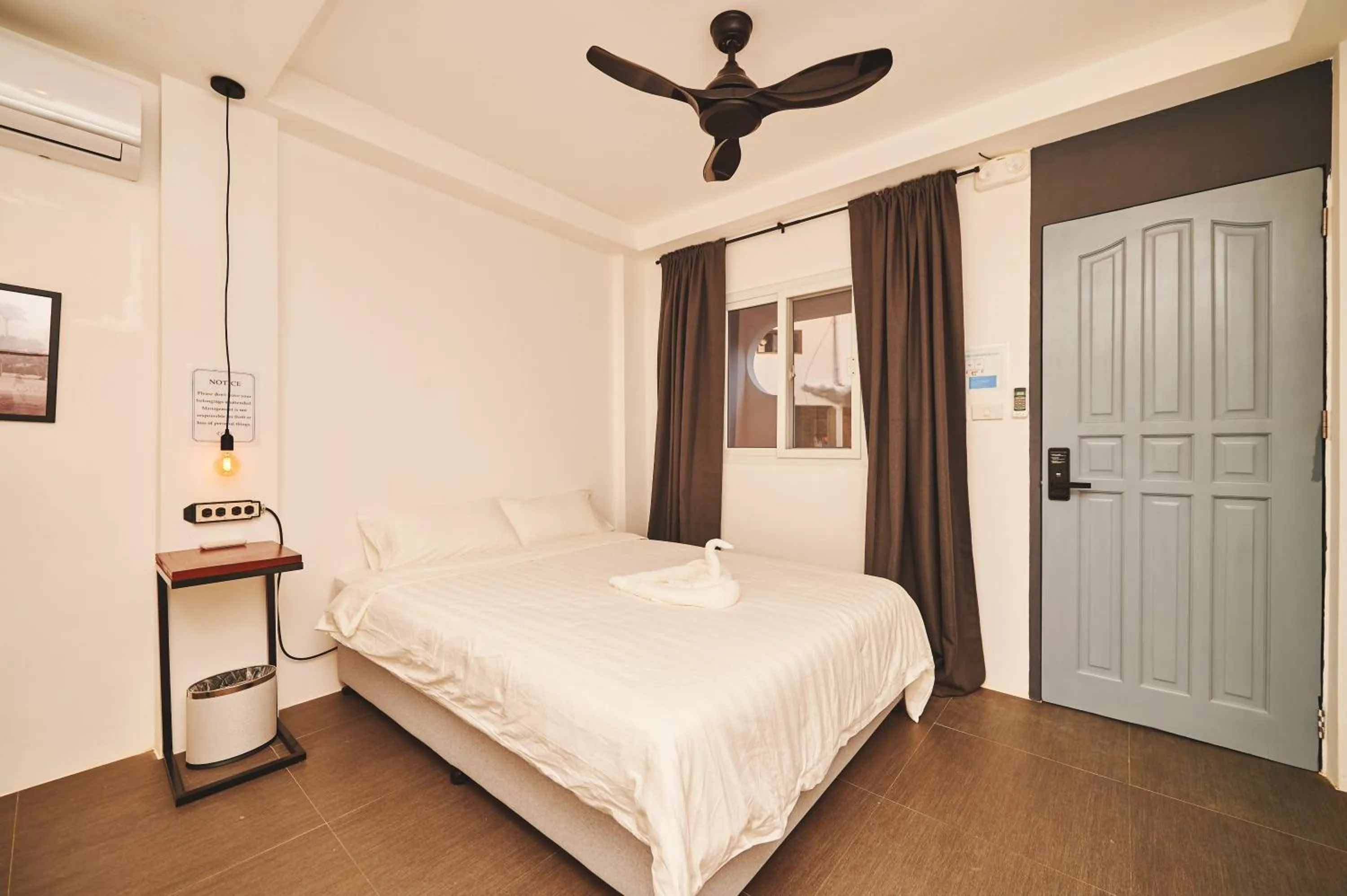 Bed in Hotel Gray in Boracay