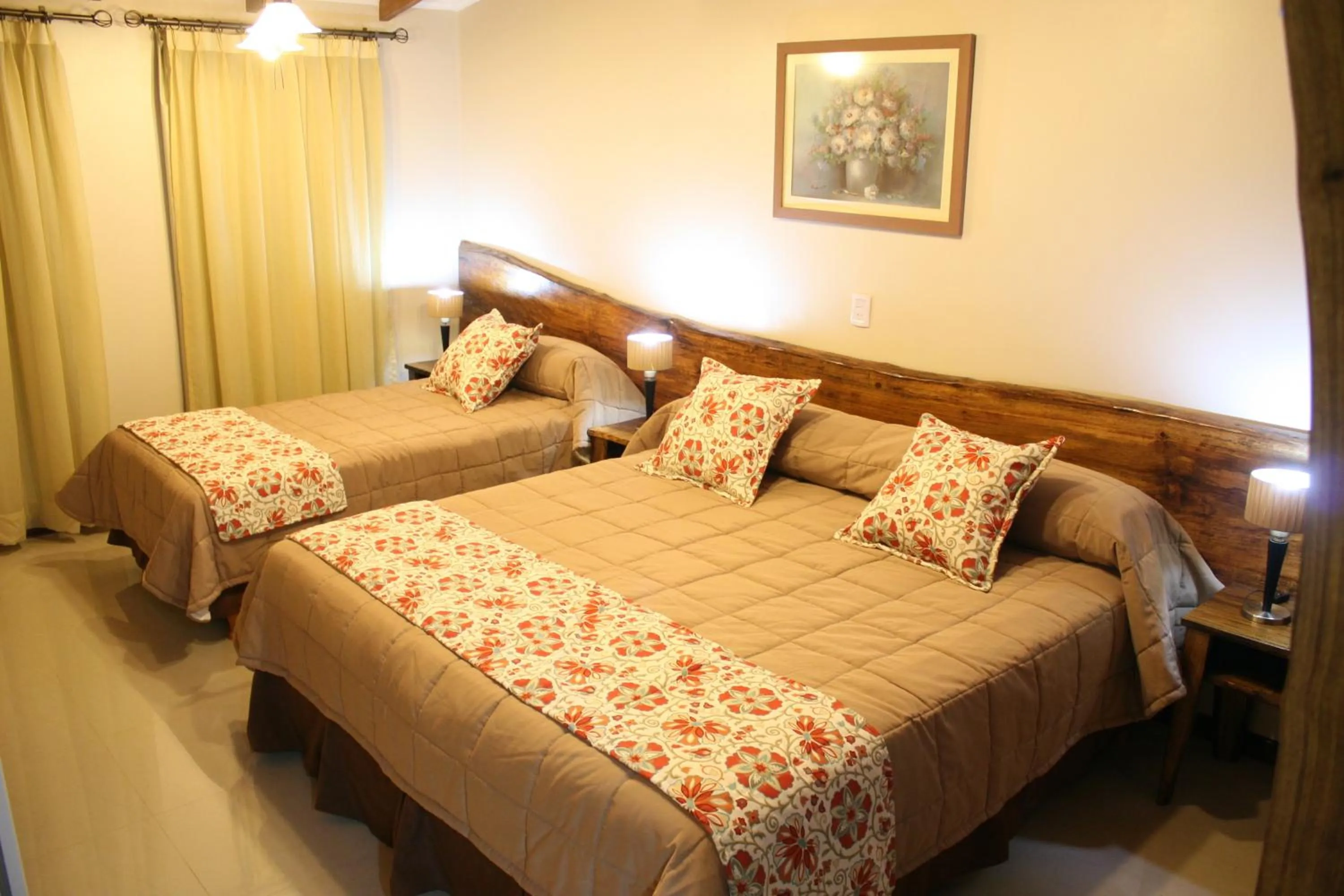 Triple Room in Posada del Jacarandá