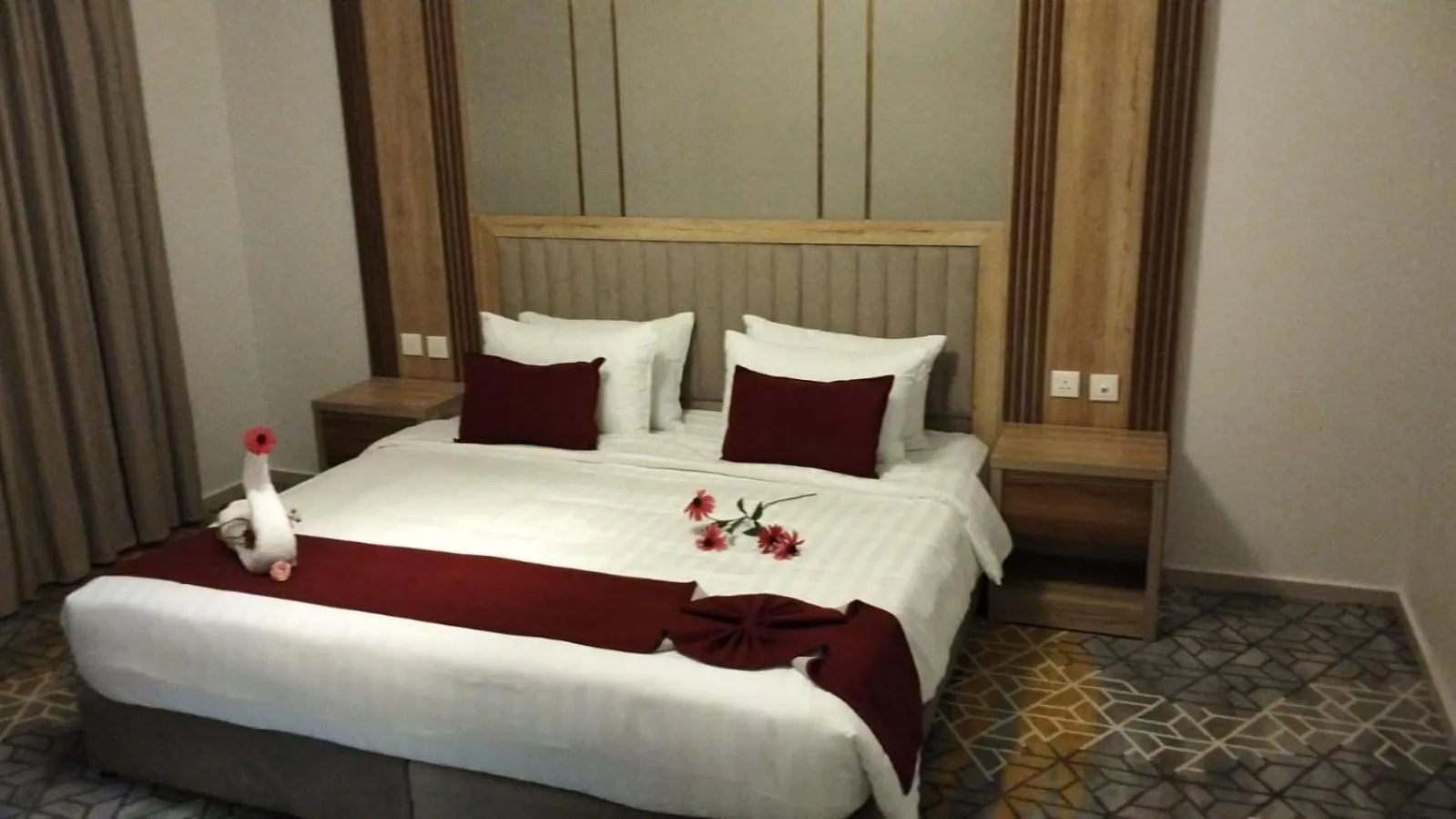 Bedroom, Bed in GOLDEN NEW UMU ALQURAA Hotel