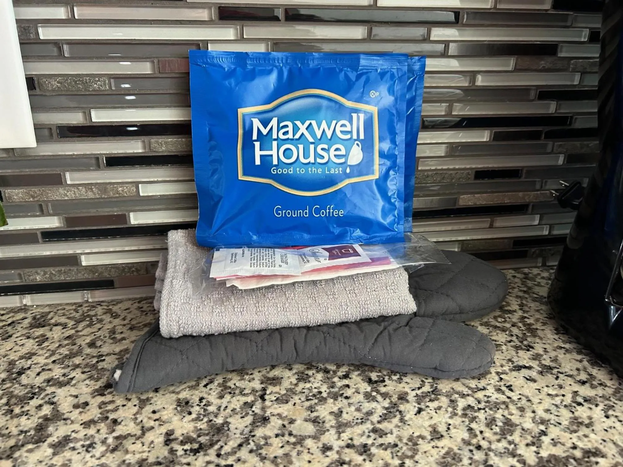 Coffee/tea facilities in Esplanade Suites - A Sundance Vacations Property