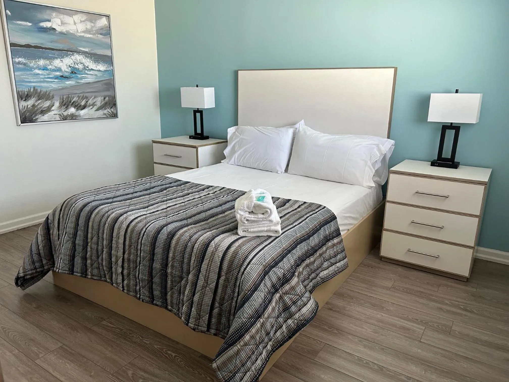 Bed in Esplanade Suites - A Sundance Vacations Property