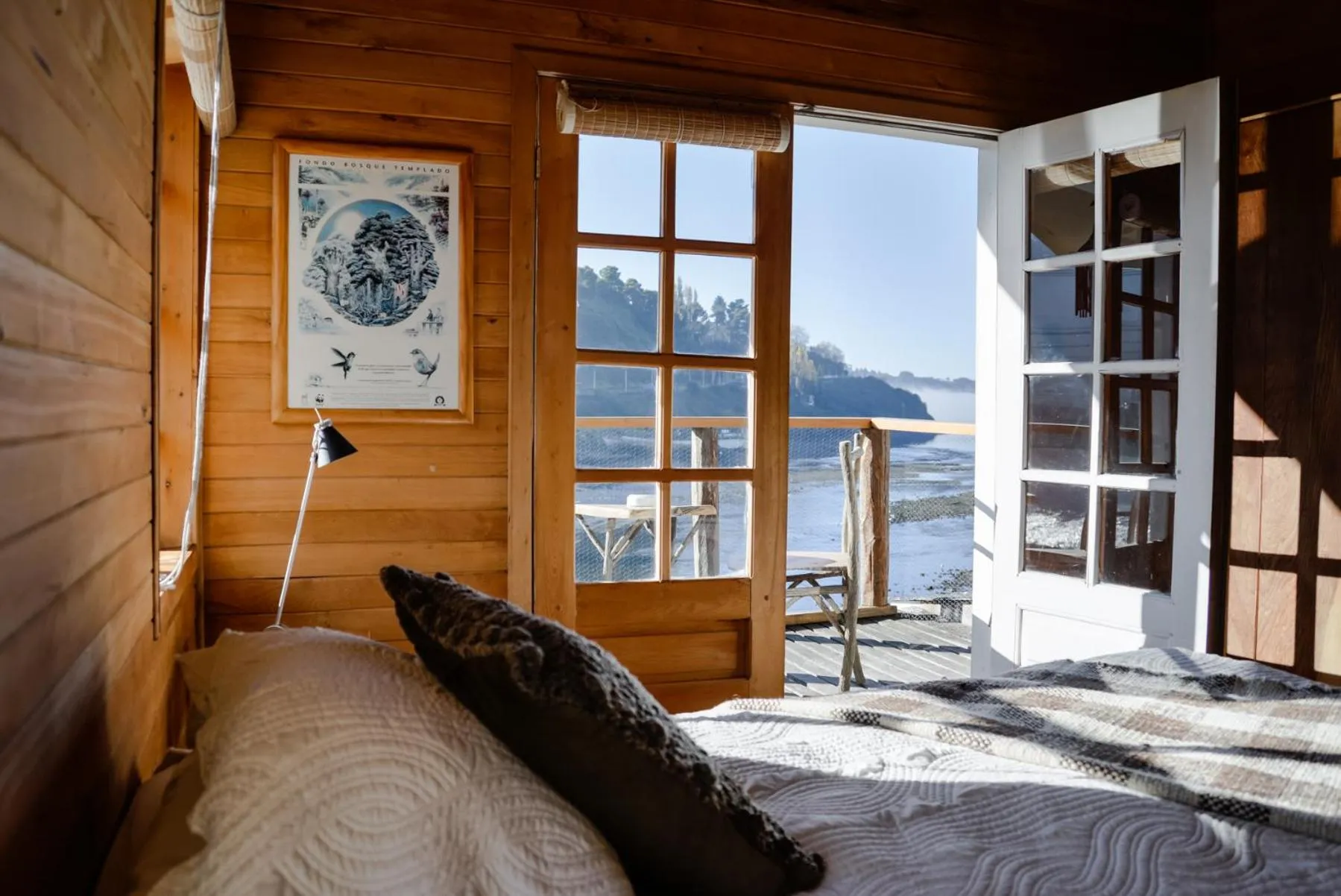 Double Room with Balcony and Sea View in Palafito Hostel Chiloé