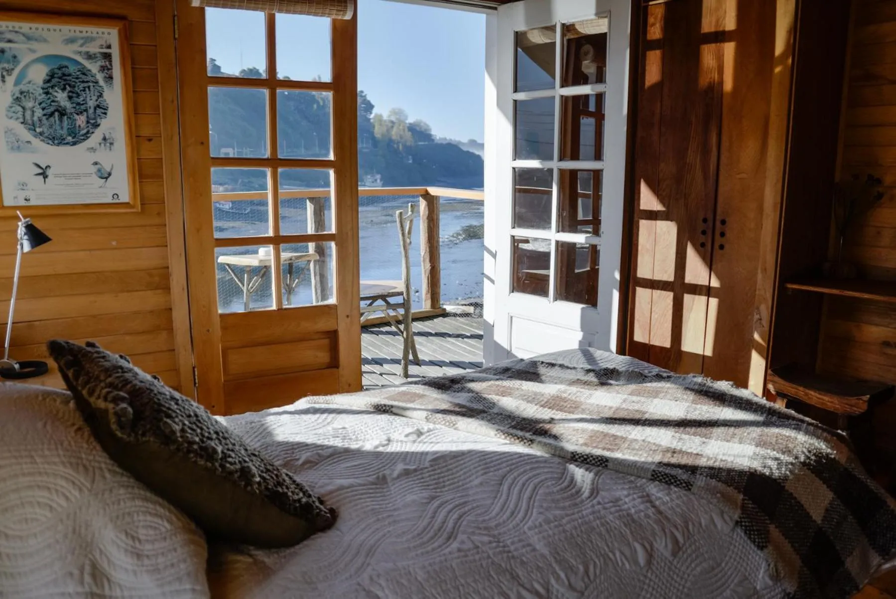 Double Room with Balcony and Sea View in Palafito Hostel Chiloé
