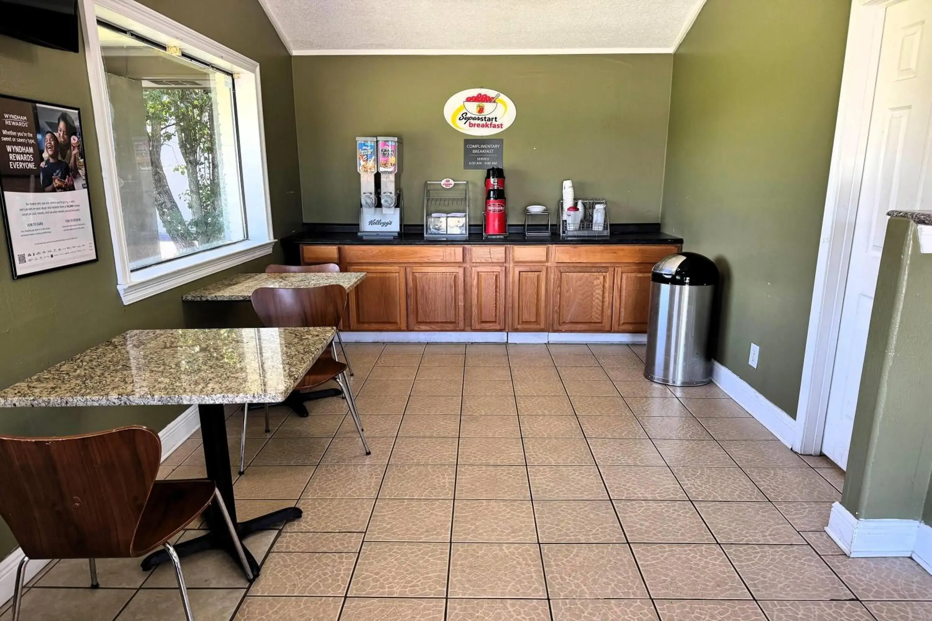 Property building in Super 8 by Wyndham Picayune Property building in Super 8 by Wyndham Picayune