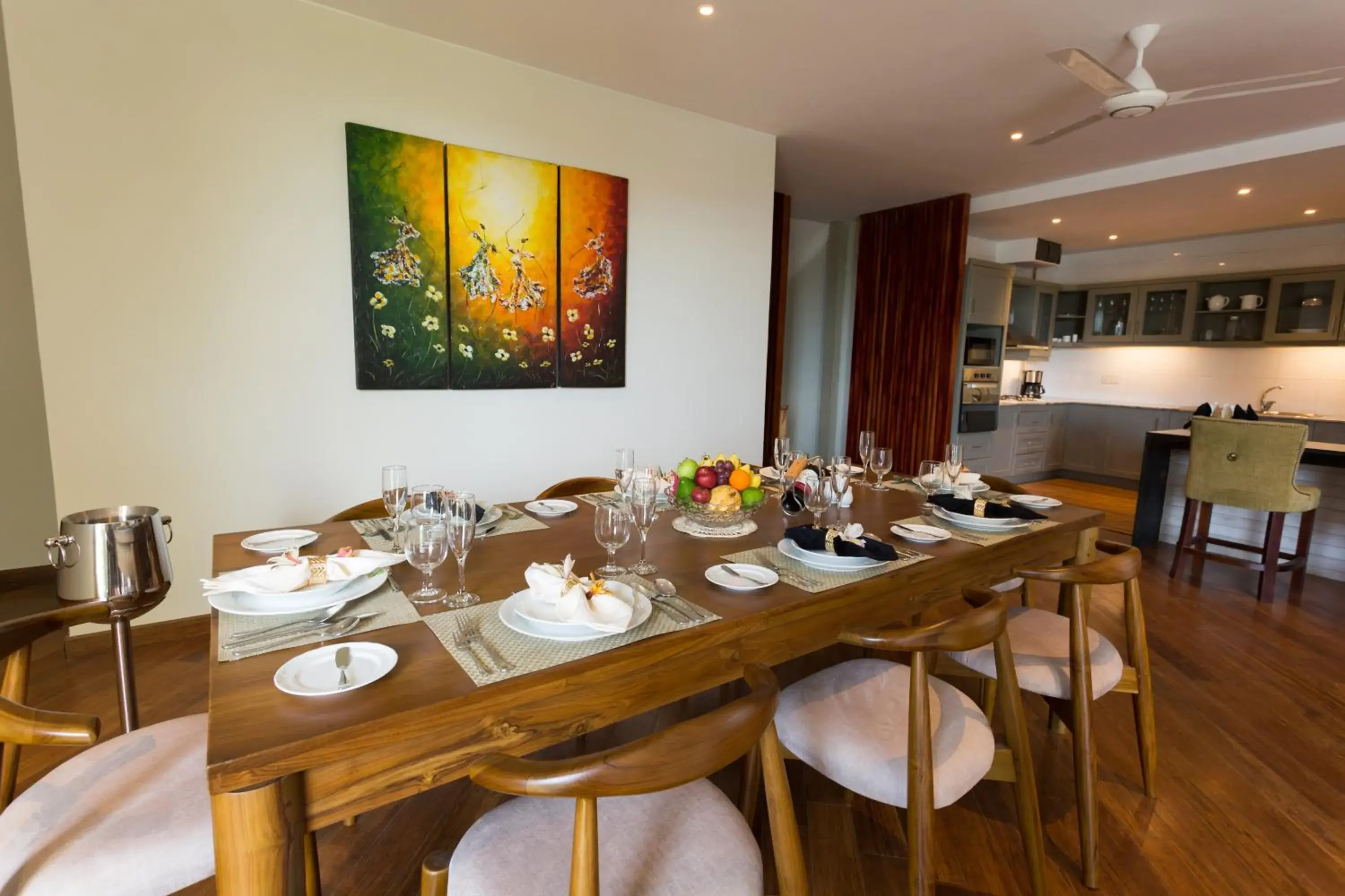 Restaurant/places to eat in Serene Villa 38 Restaurant/places to eat in Serene Villa 38