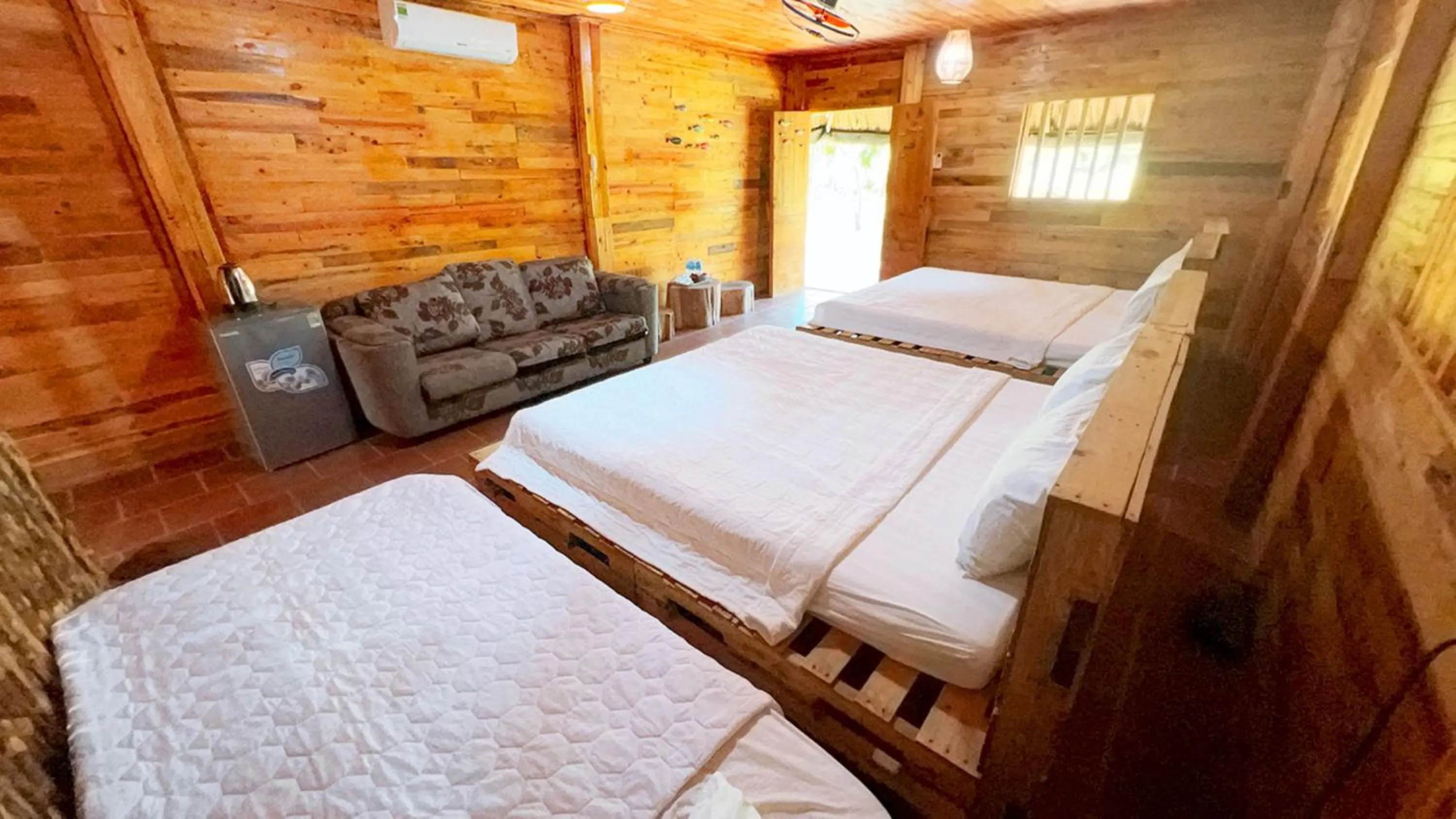 Living room in Me bungalow beach resort