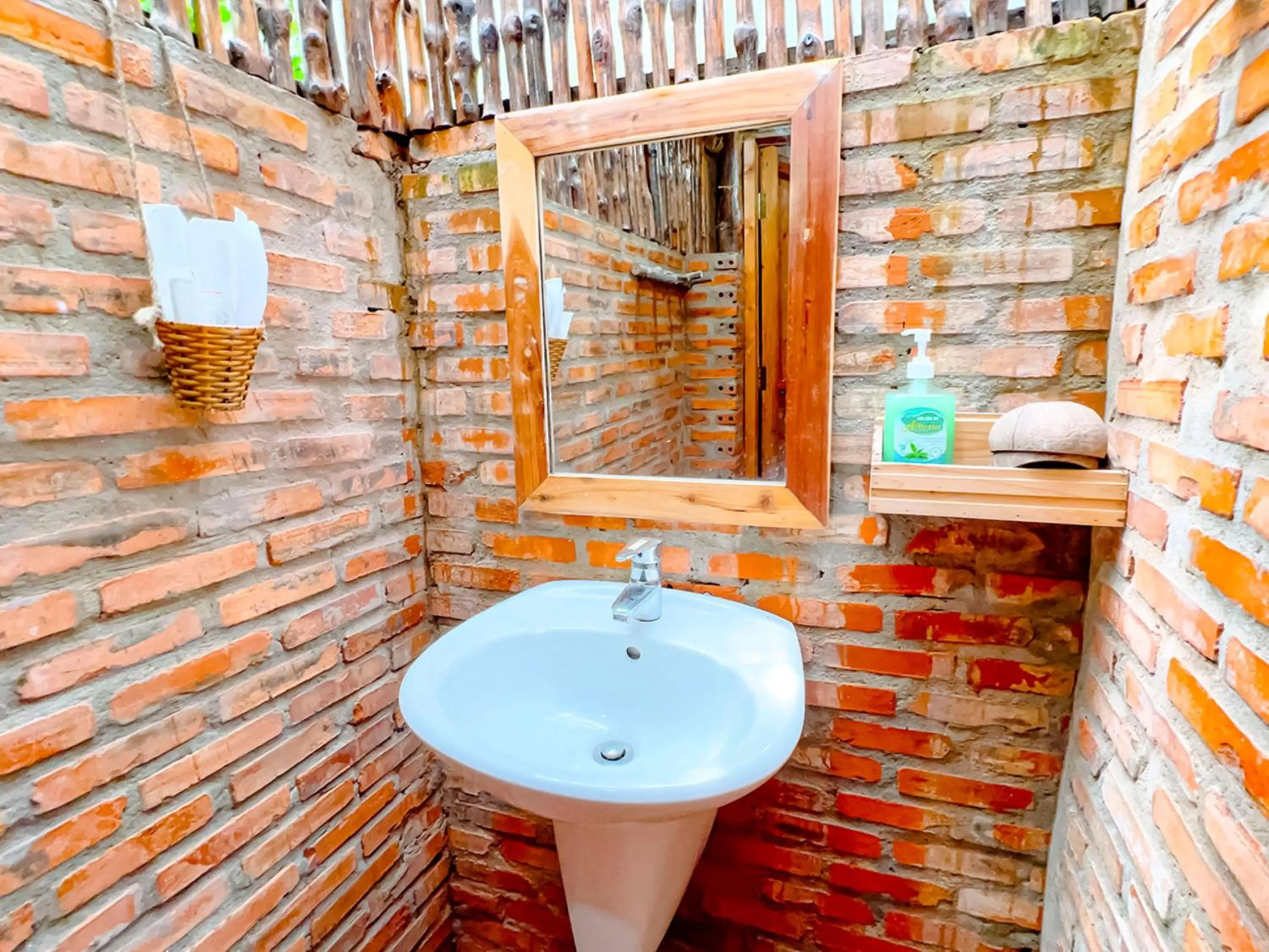 Toilet in Me bungalow beach resort