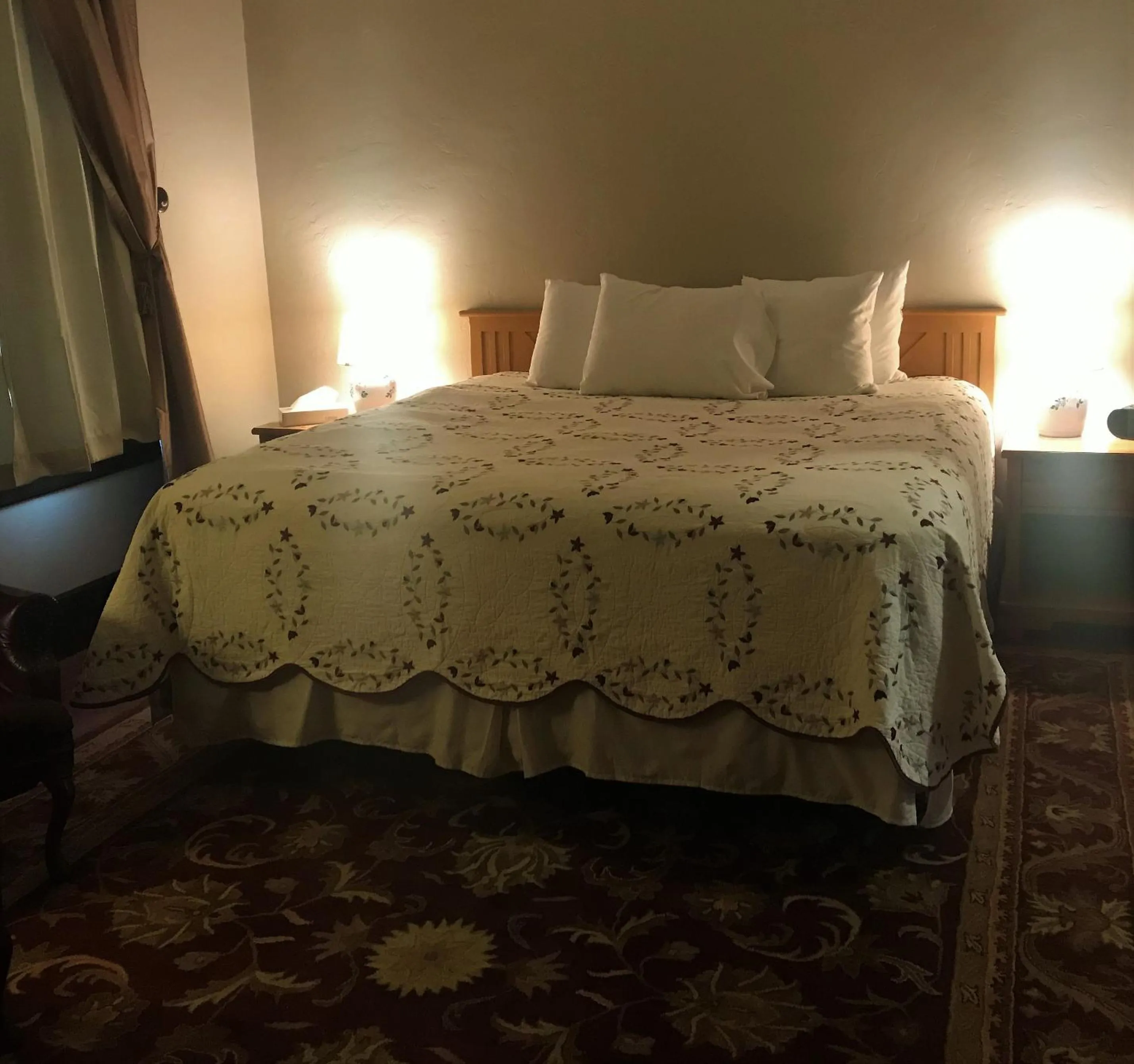 Bedroom, Bed in Riverside Hot Springs Inn & Spa - Adults Only