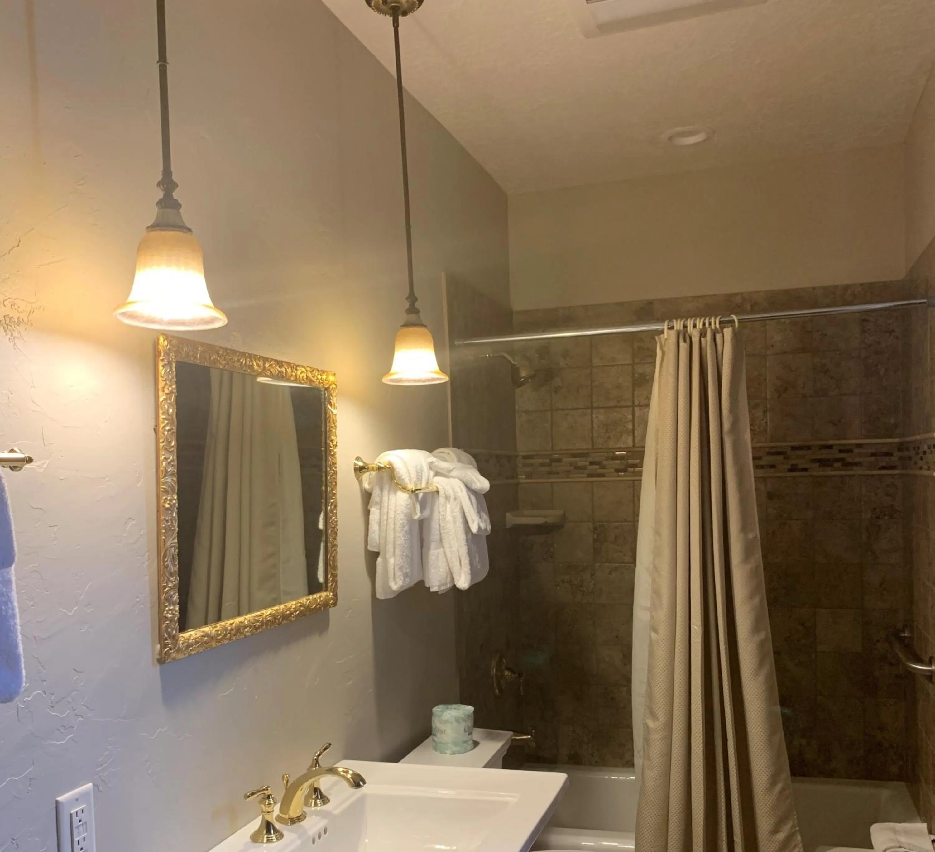 Shower in Riverside Hot Springs Inn & Spa - Adults Only