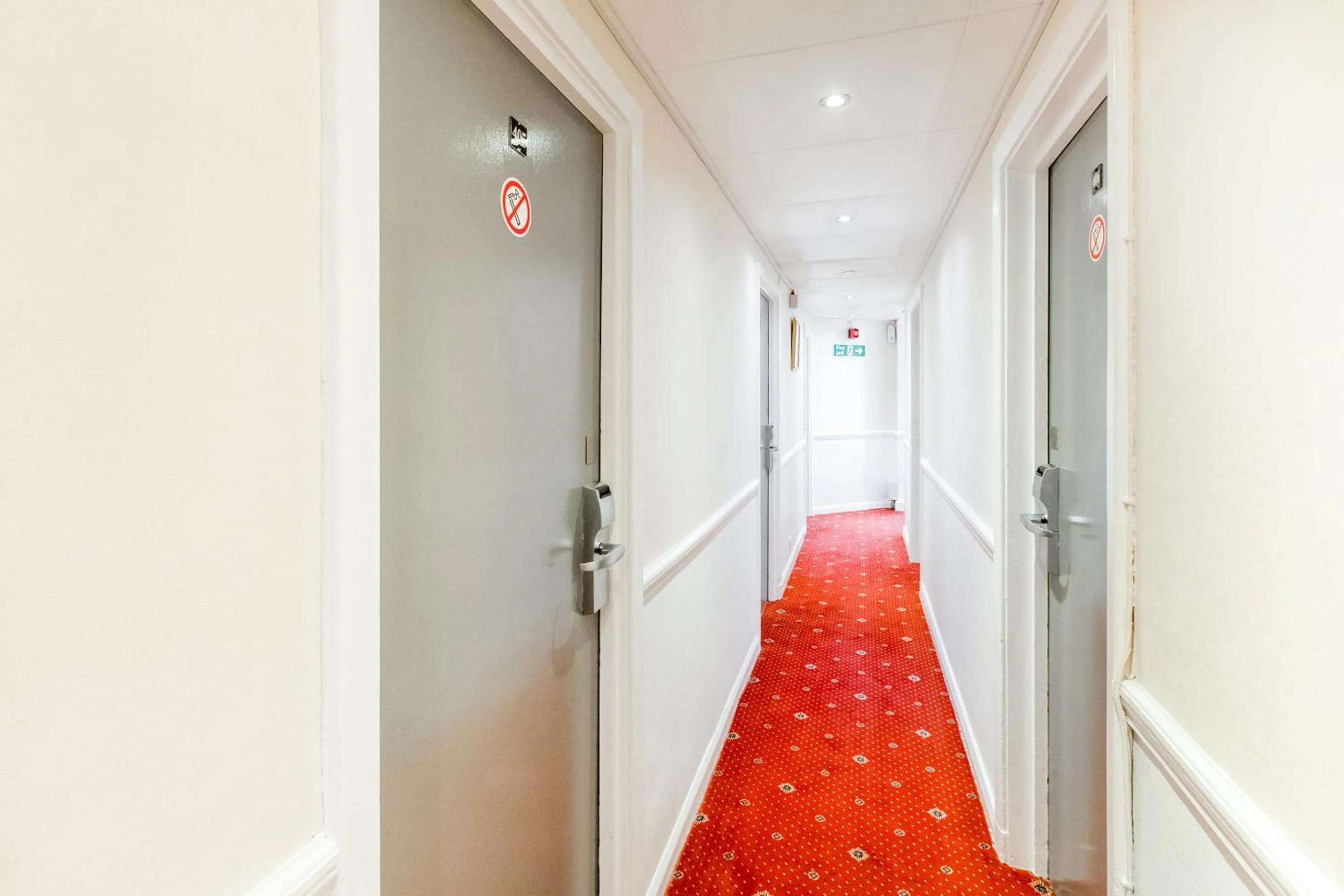 Lobby or reception in OYO Stade Court Hotel