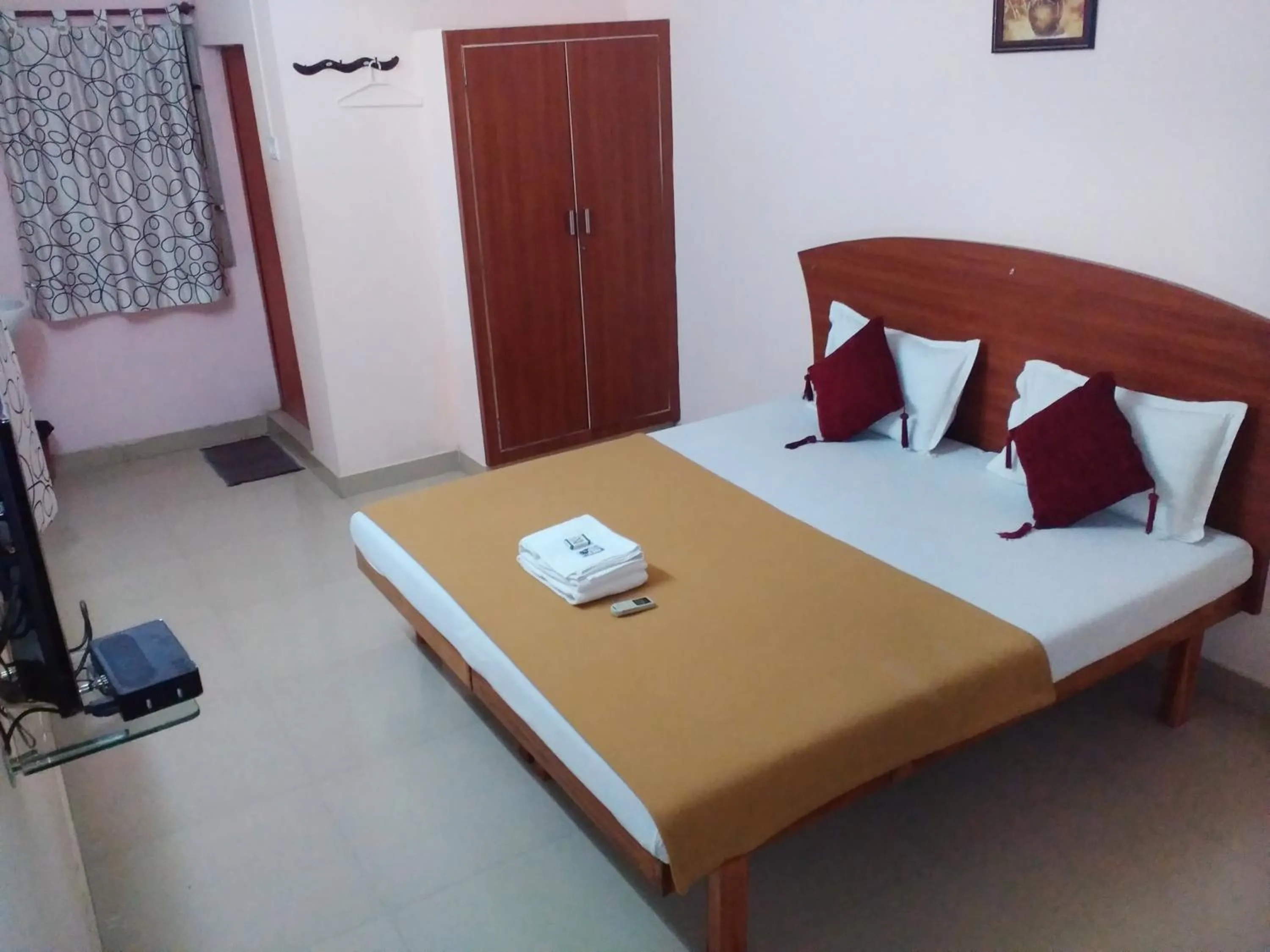 Bedroom, Bed in Royal Green Accommodation Chennai Airport