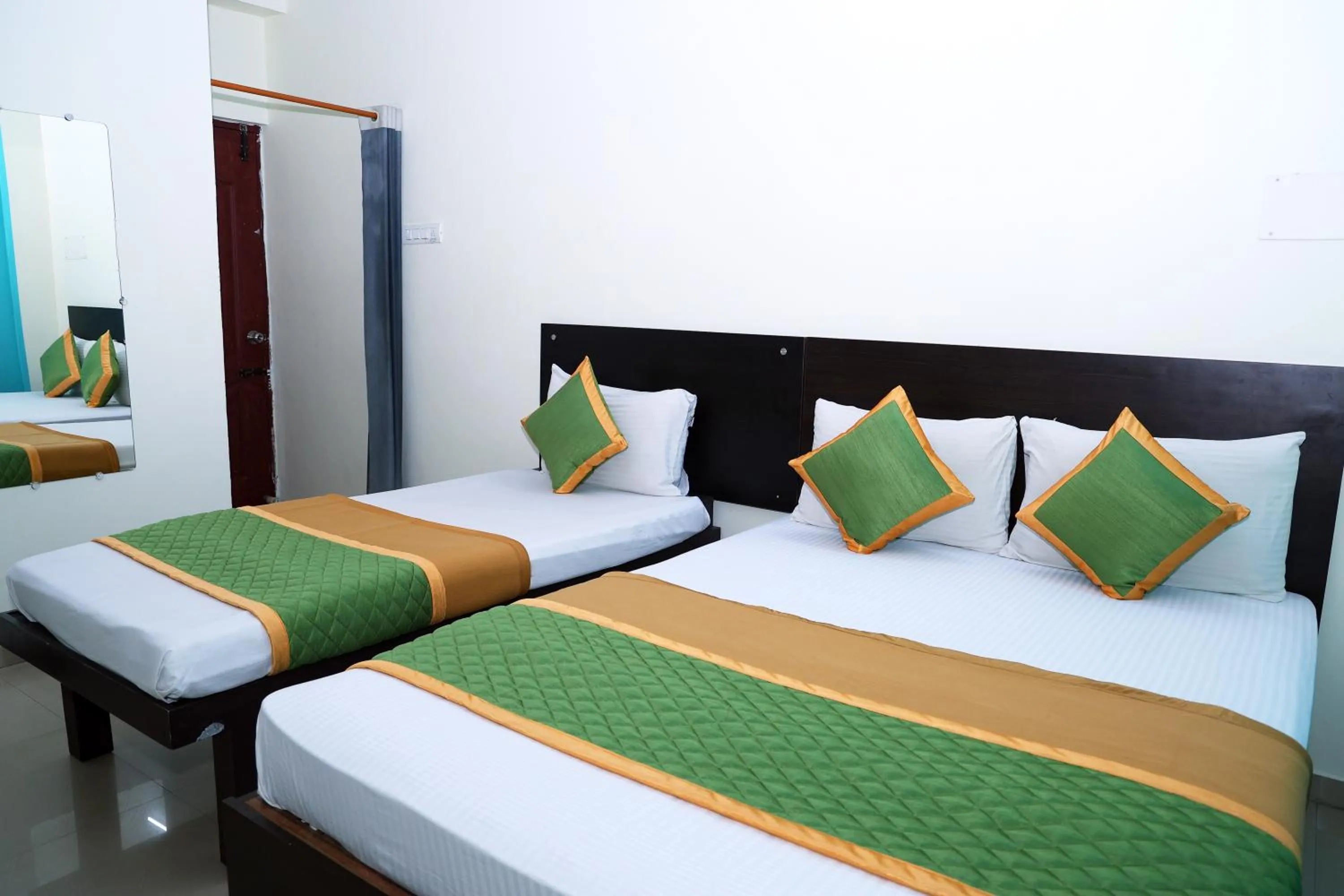 Bedroom, Bed in Royal Green Accommodation Chennai Airport
