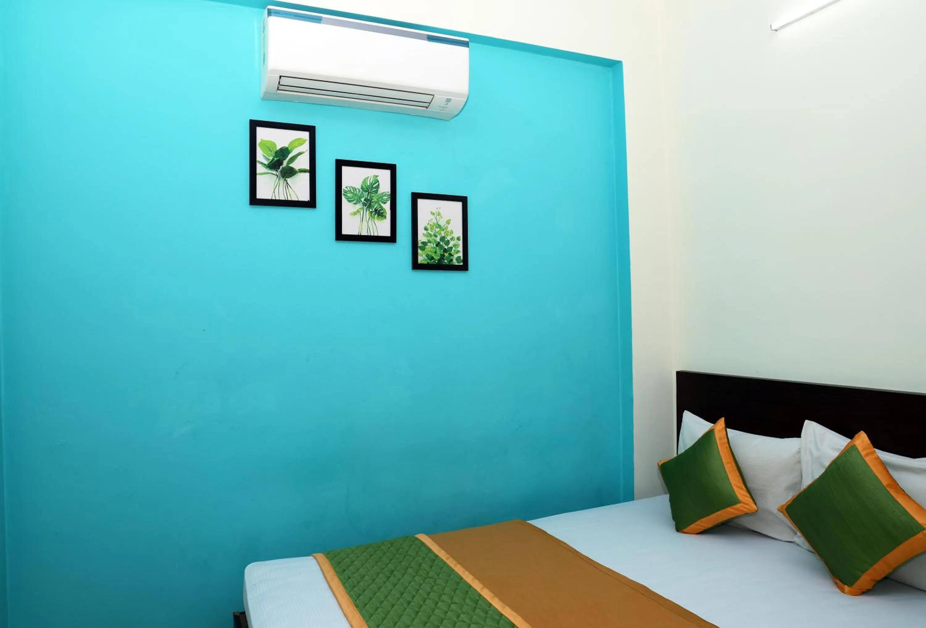 Bedroom, Bed in Royal Green Accommodation Chennai Airport