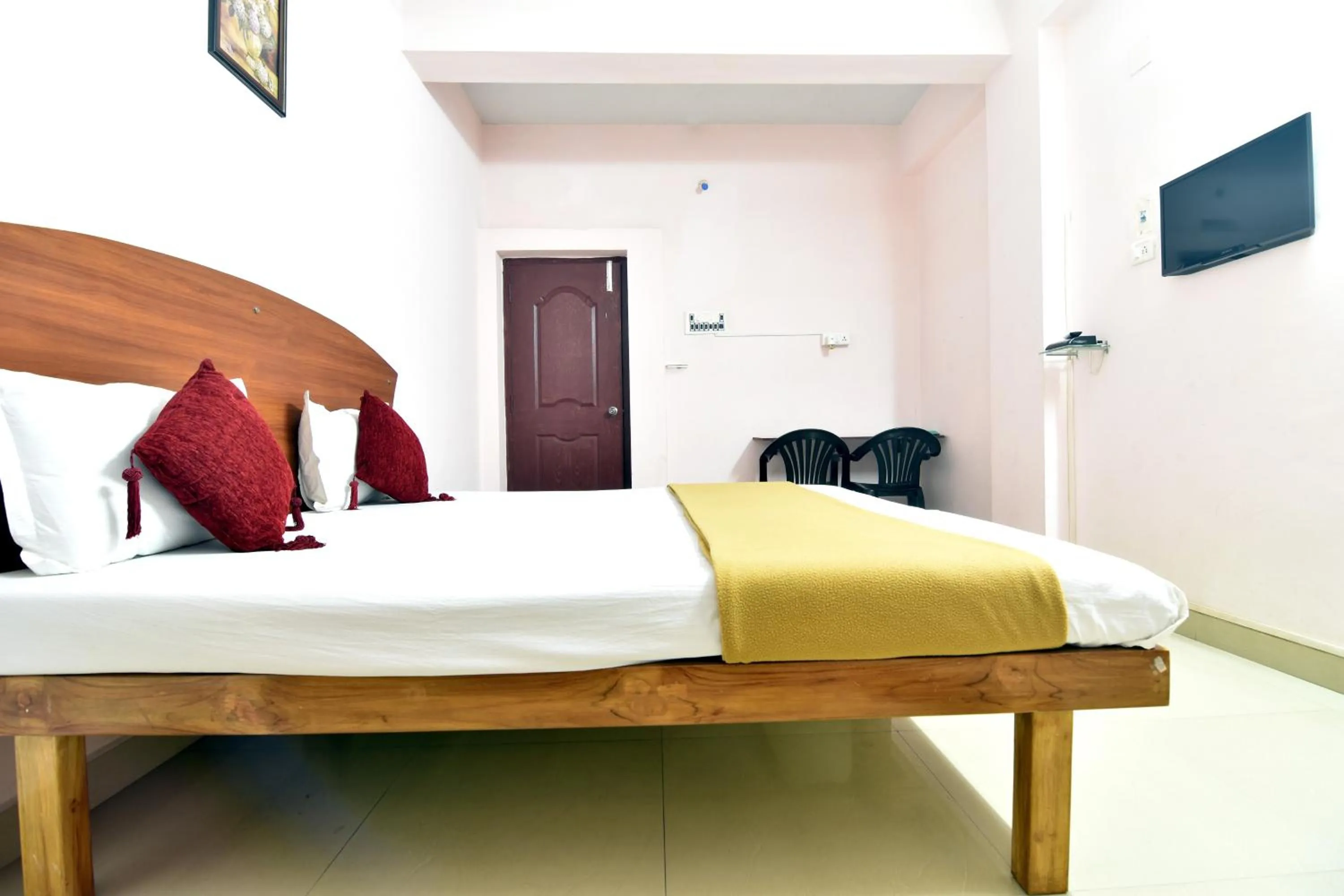 Bedroom, Bed in Royal Green Accommodation Chennai Airport