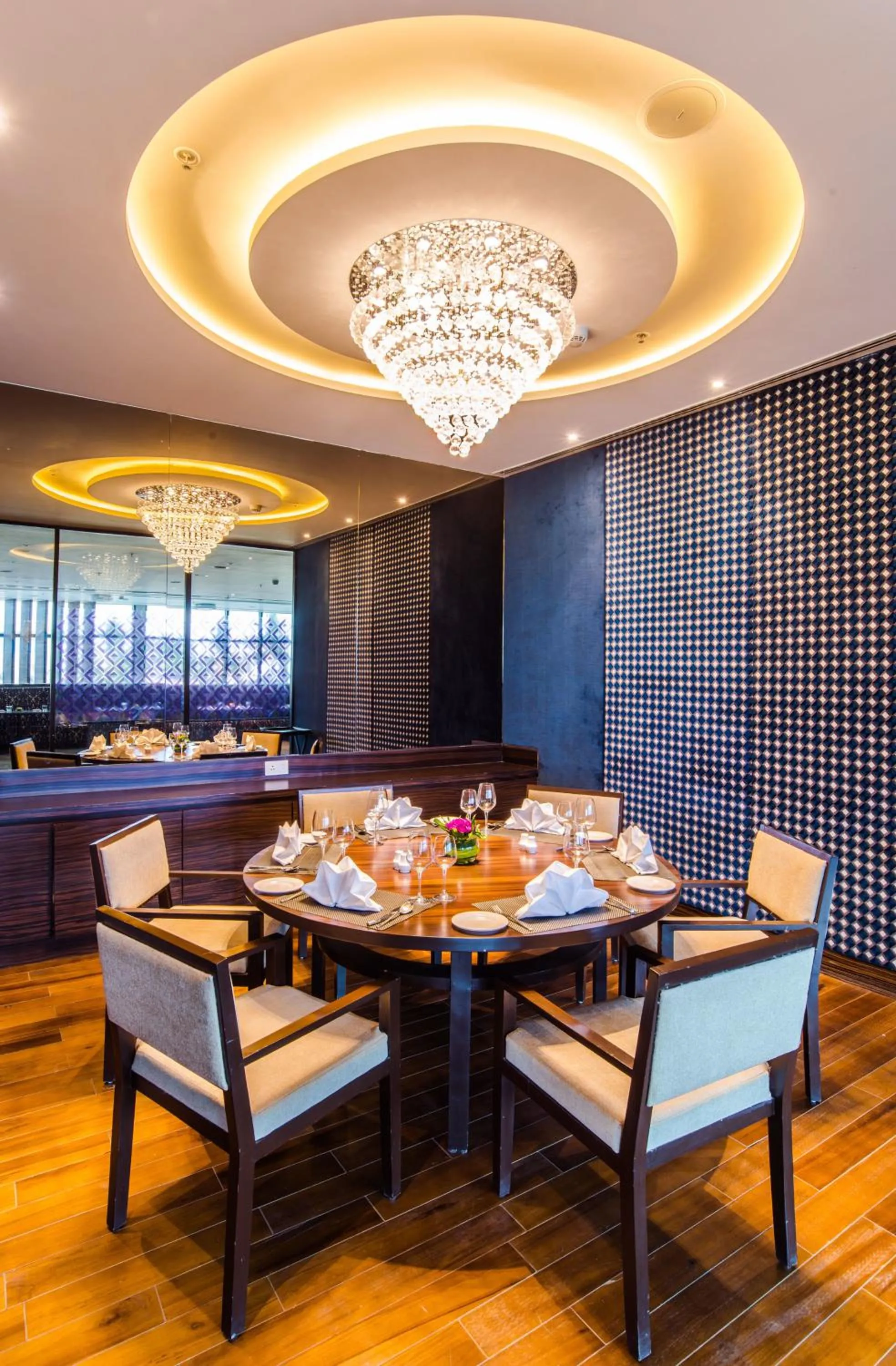 Restaurant/places to eat in Howard Johnson By Wyndham, Hebbal, Bengaluru