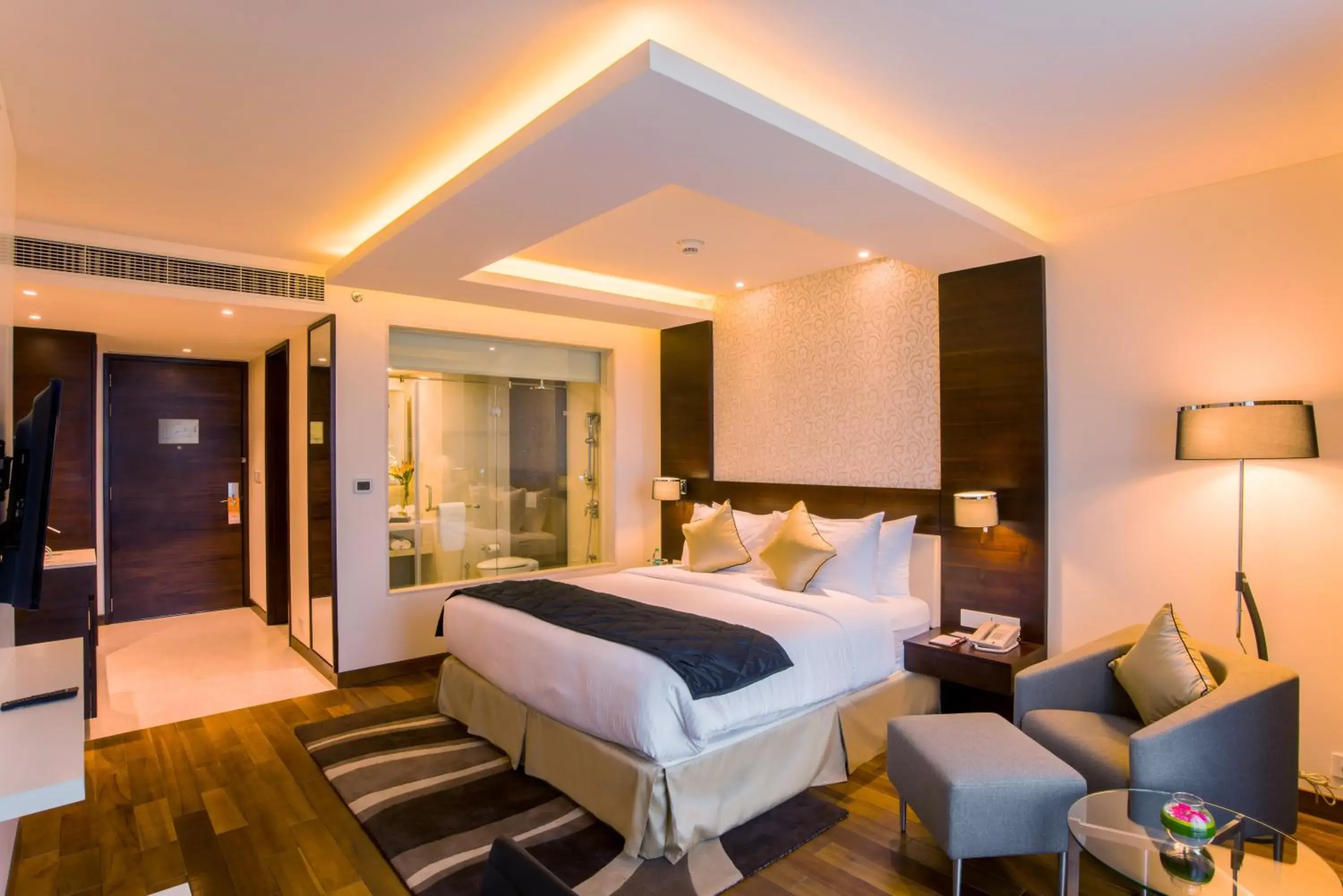 Bedroom, Bed in Howard Johnson By Wyndham, Hebbal, Bengaluru Bedroom, Bed in Howard Johnson By Wyndham, Hebbal, Bengaluru