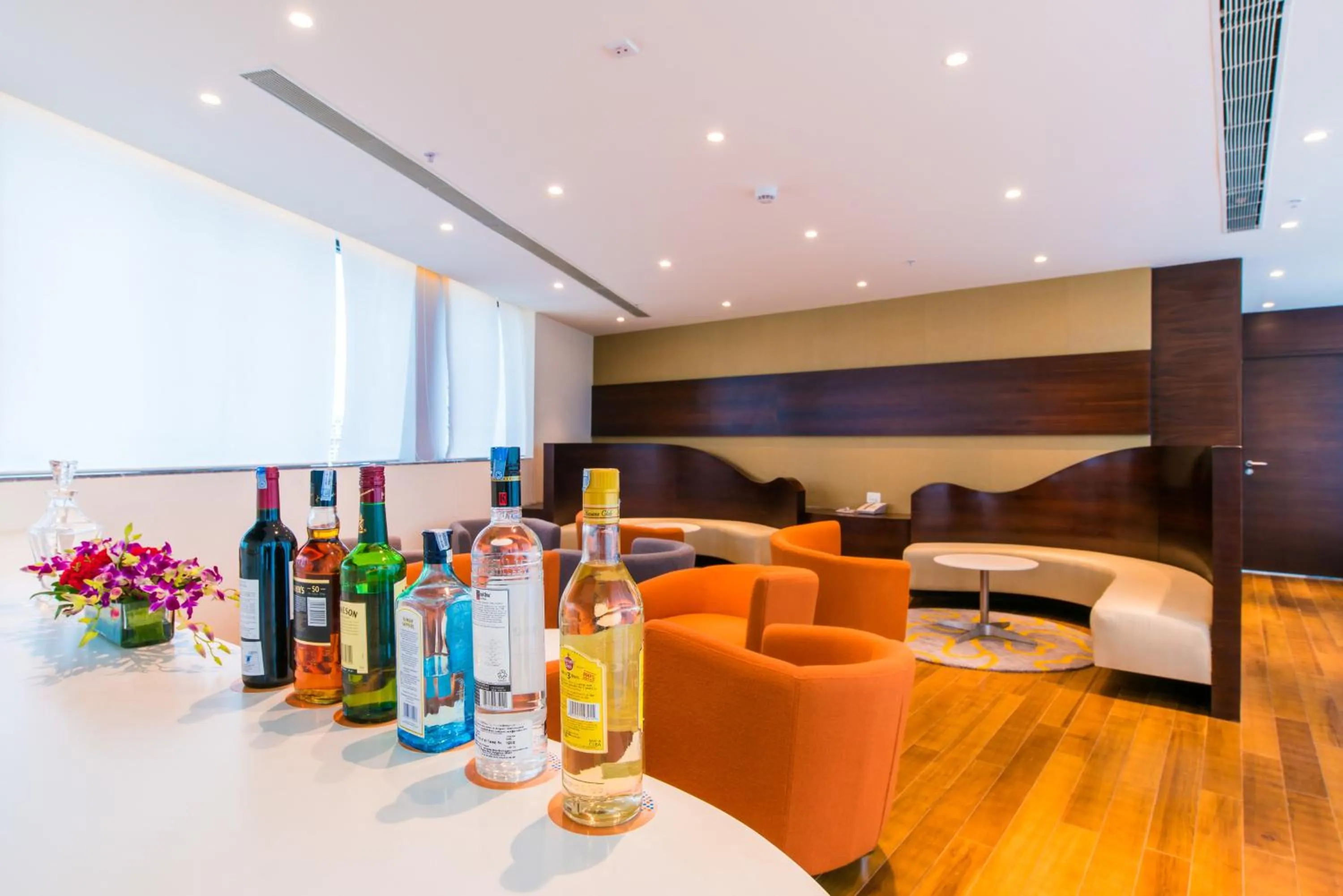 Kitchen or kitchenette in Howard Johnson By Wyndham, Hebbal, Bengaluru