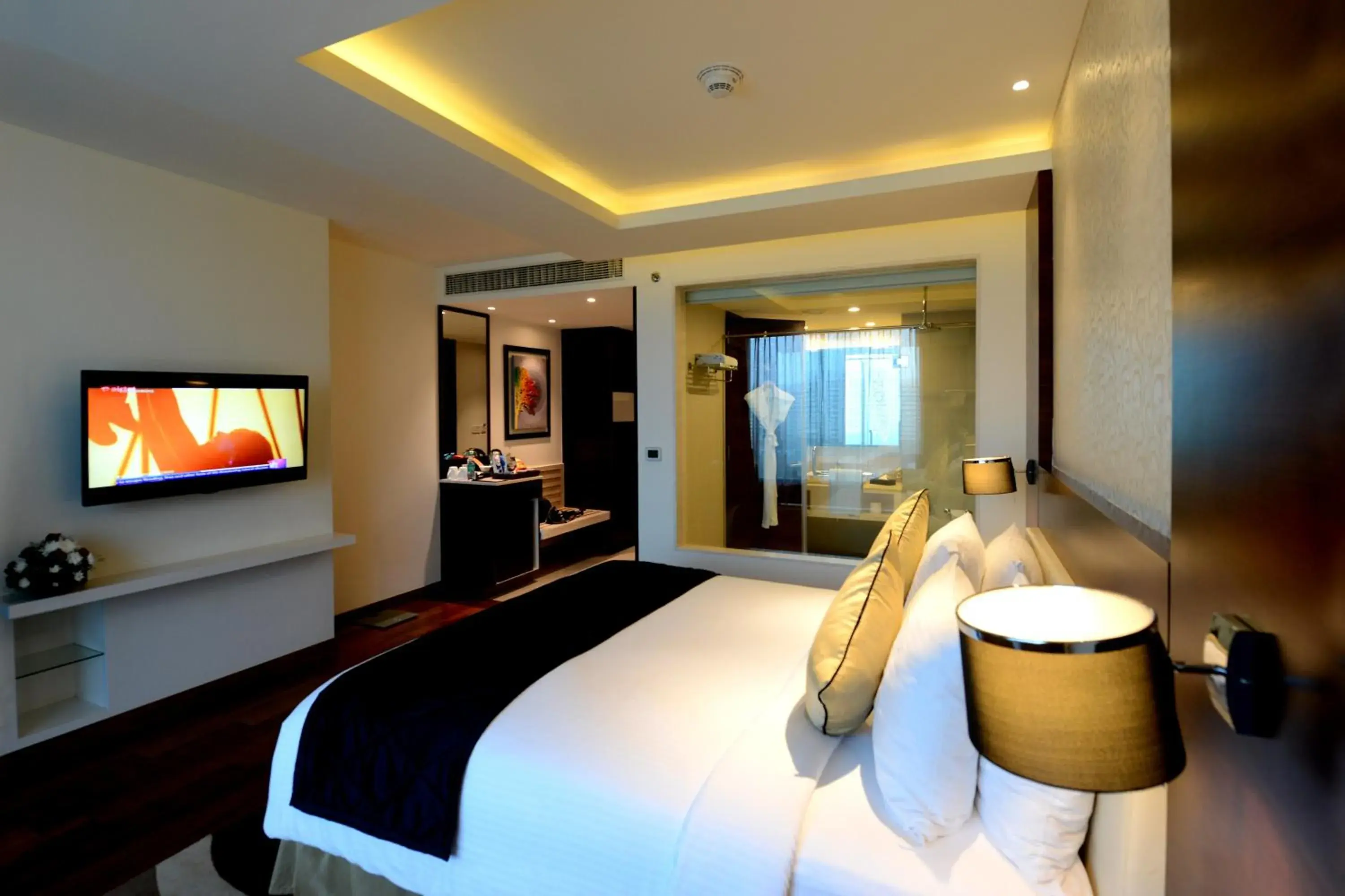 Bedroom, Bed in Howard Johnson By Wyndham, Hebbal, Bengaluru Bedroom, Bed in Howard Johnson By Wyndham, Hebbal, Bengaluru